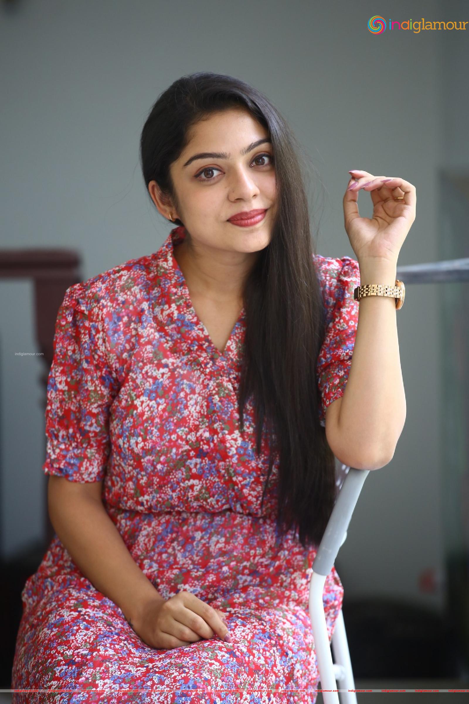 Varsha Bollamma Actress hd photo