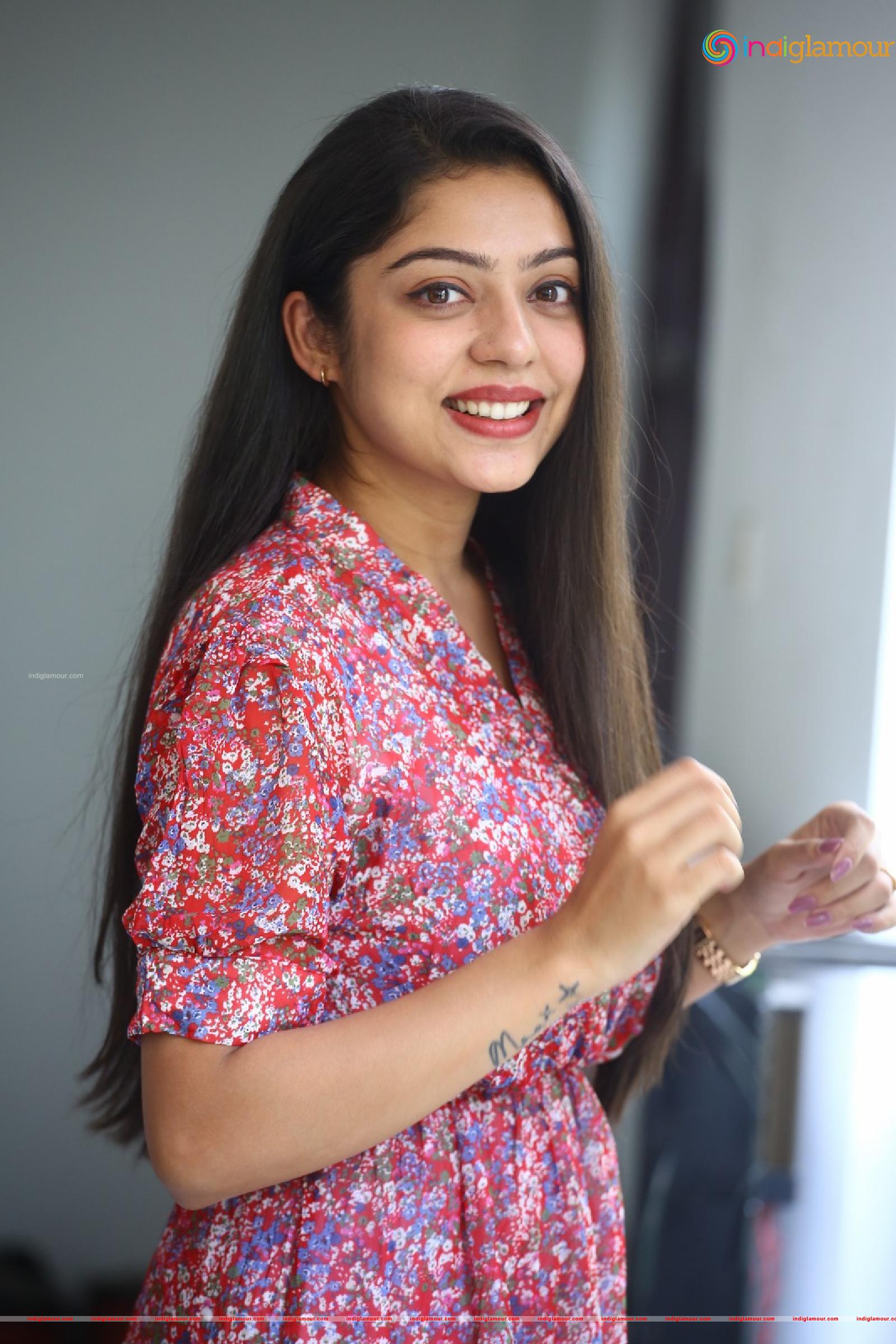 Varsha Bollamma Actress hd photo