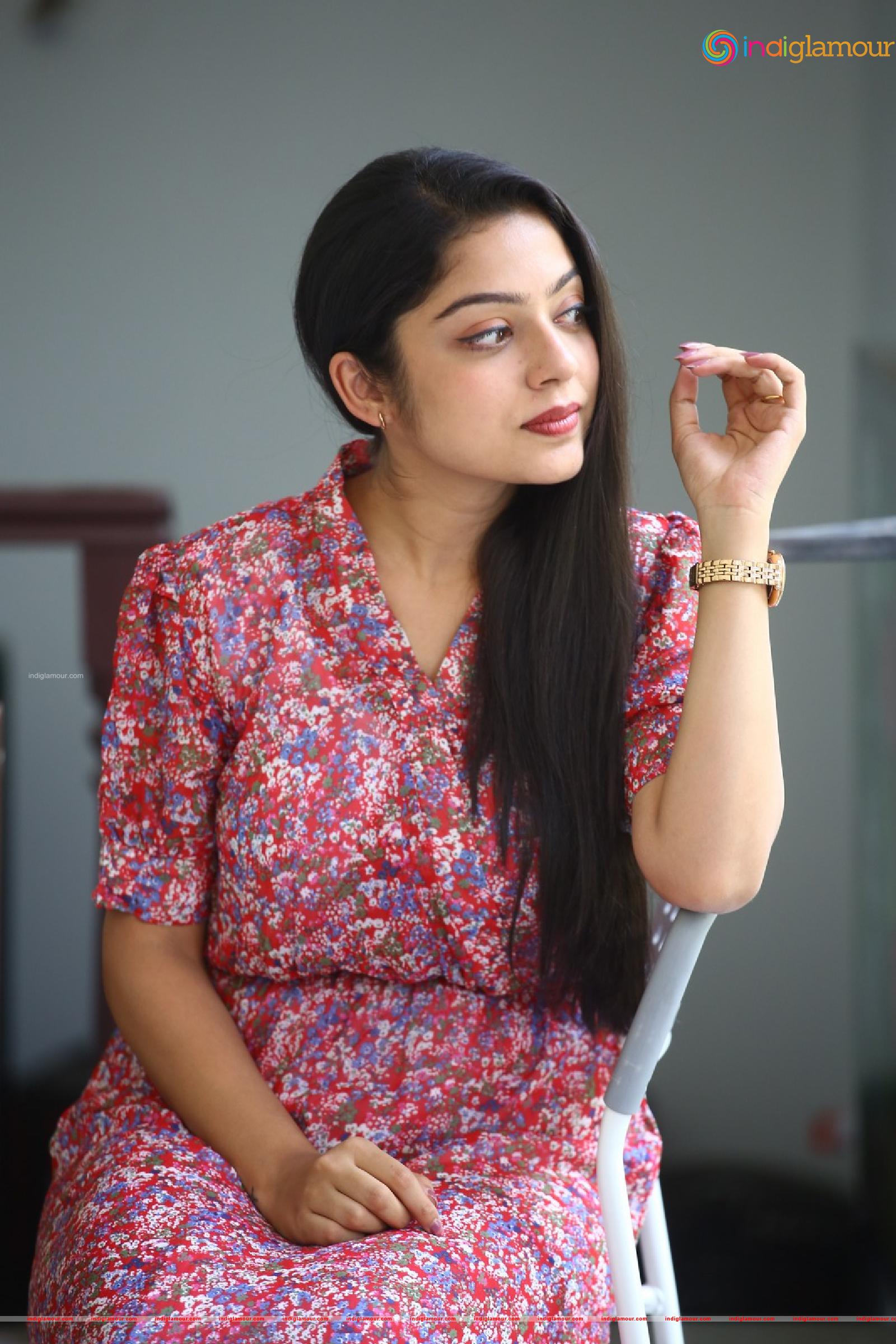 Varsha Bollamma Actress hd photo