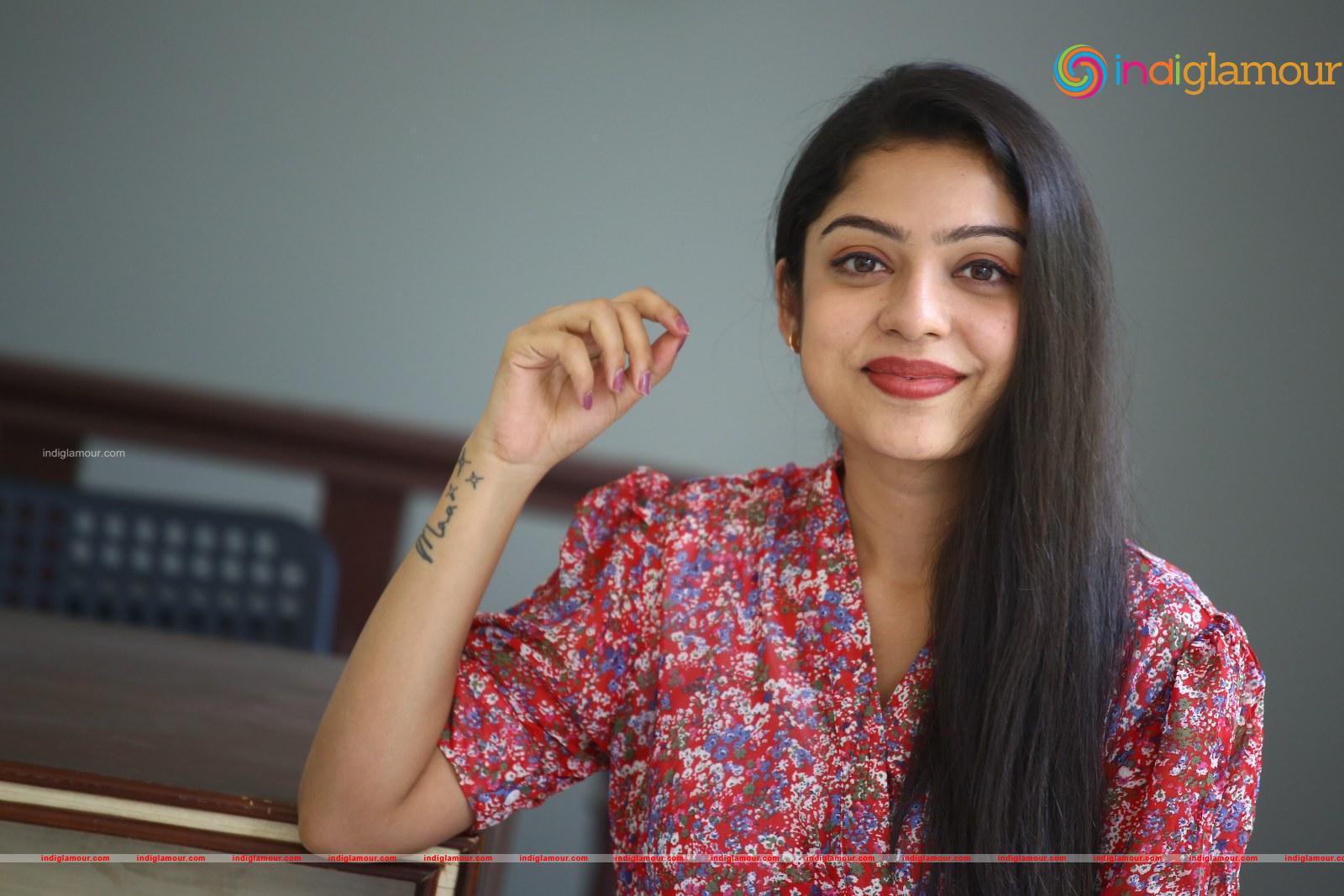 Varsha Bollamma Actress hd photo