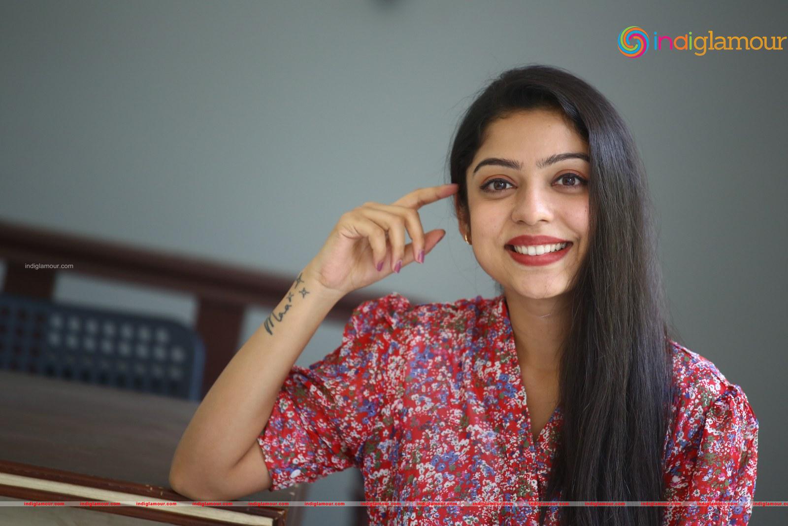 Varsha Bollamma Actress hd photo