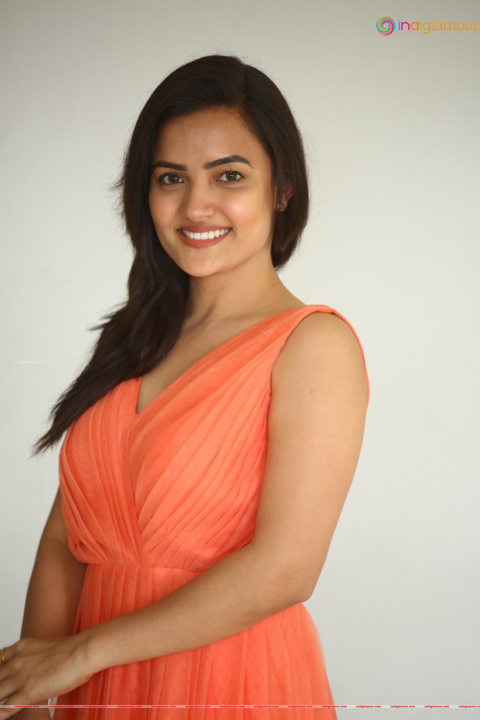 Siri Hanmanth Actress hd photo