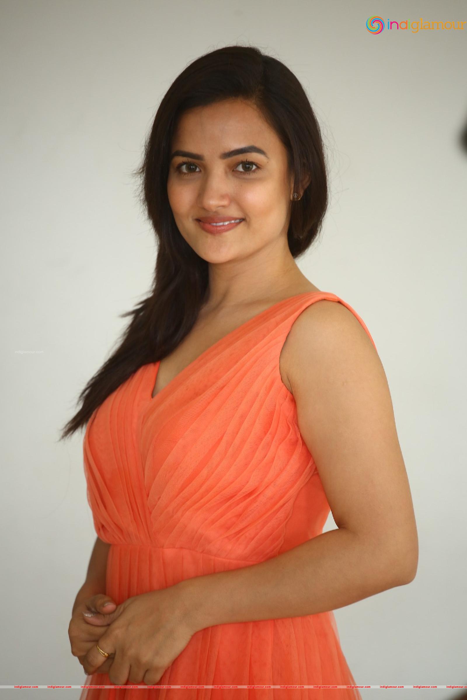 Siri Hanmanth Actress hd photo