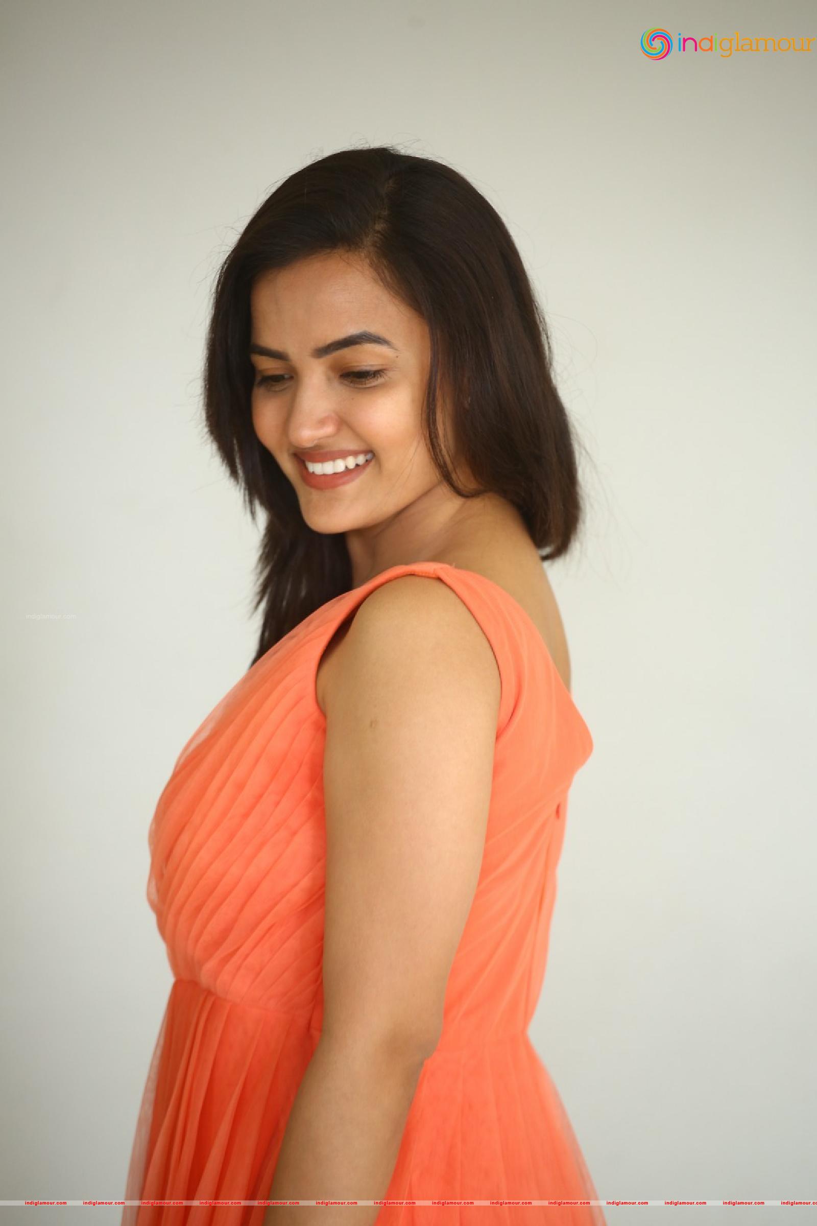 Siri Hanmanth Actress hd photo