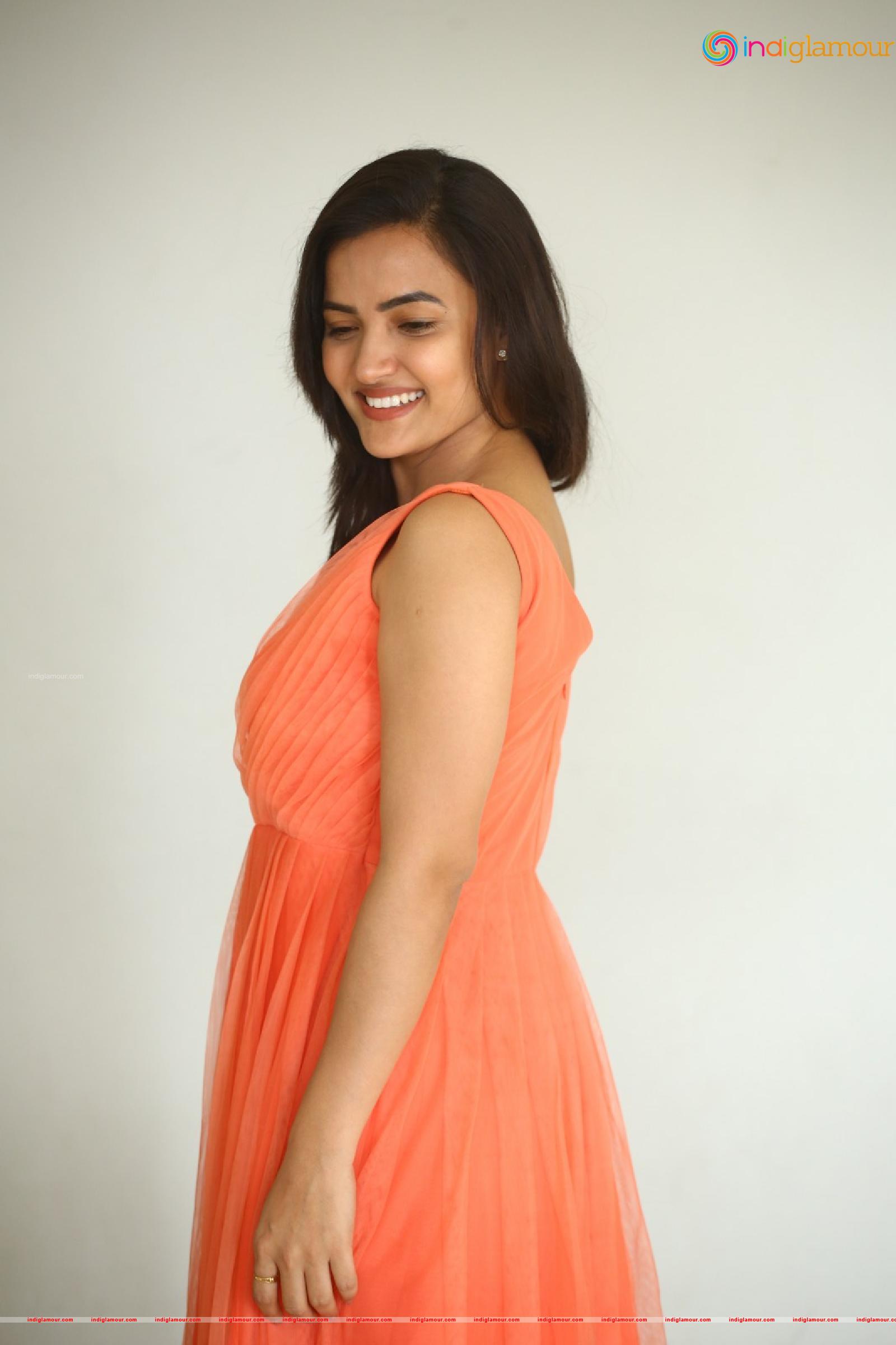 Siri Hanmanth Actress hd photo