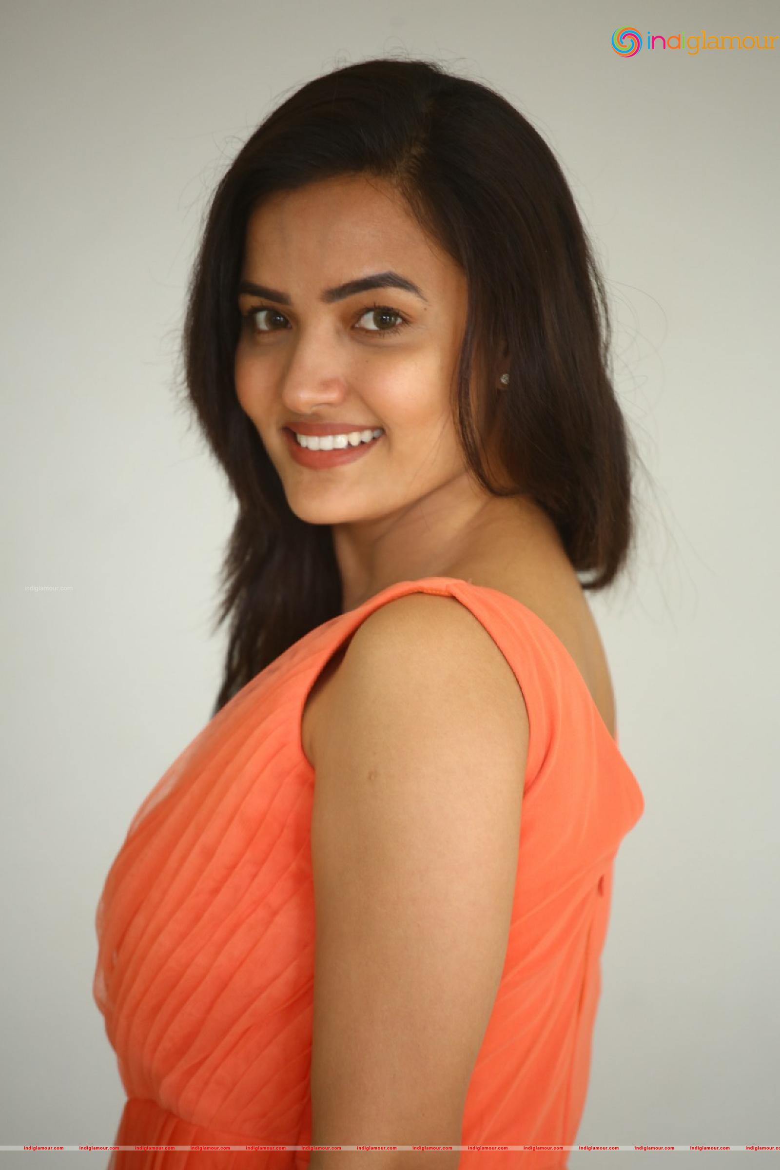 Siri Hanmanth Actress hd photo
