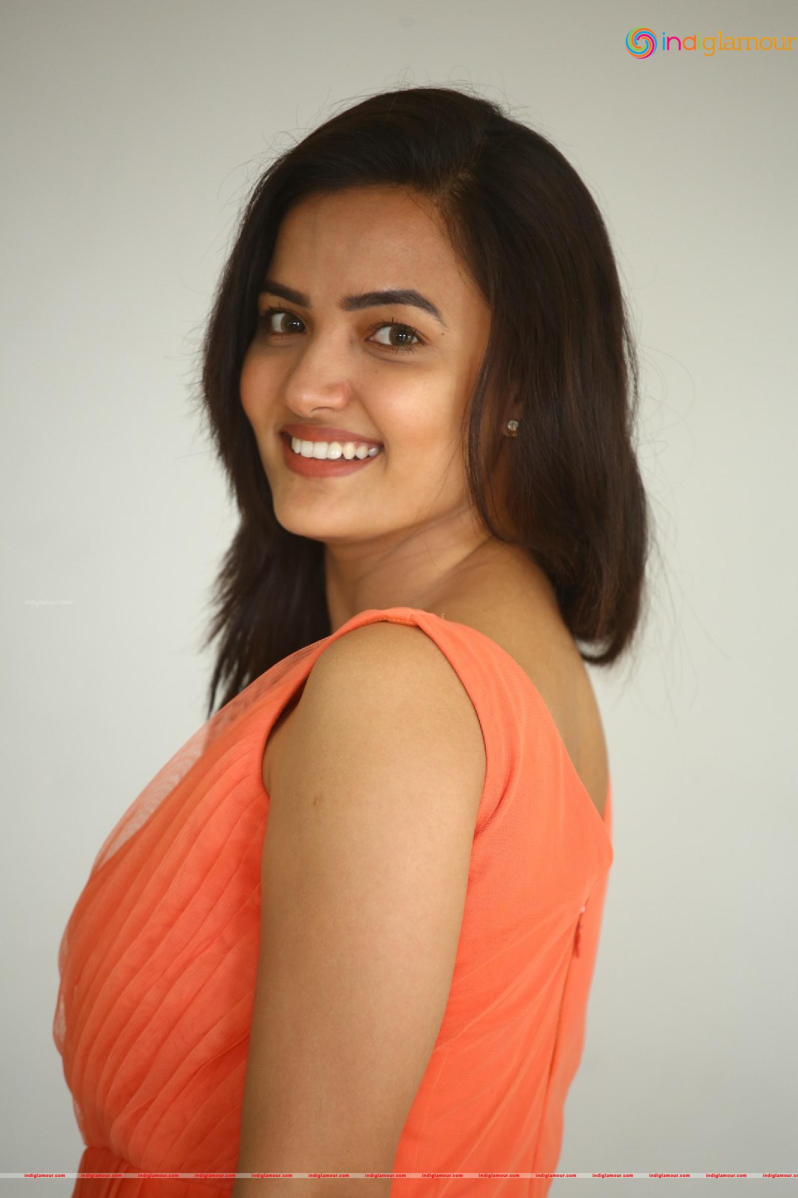 Siri Hanmanth Actress hd photo