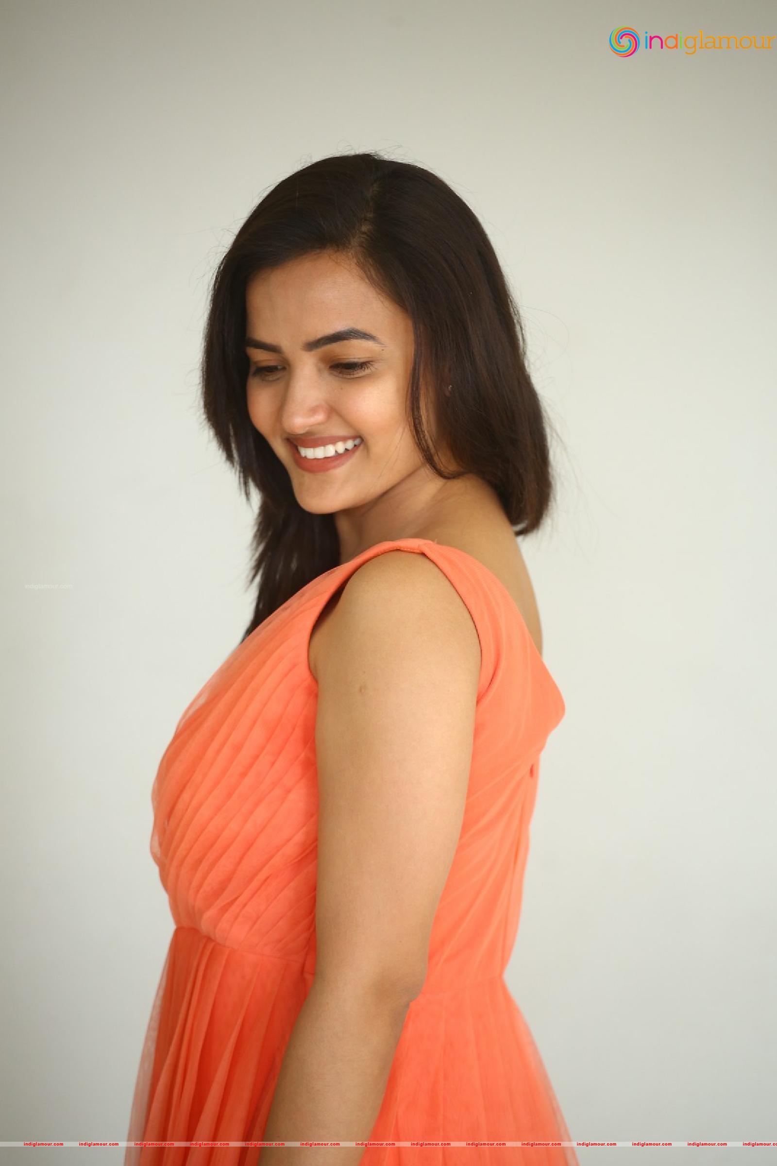 Siri Hanmanth Actress hd photo