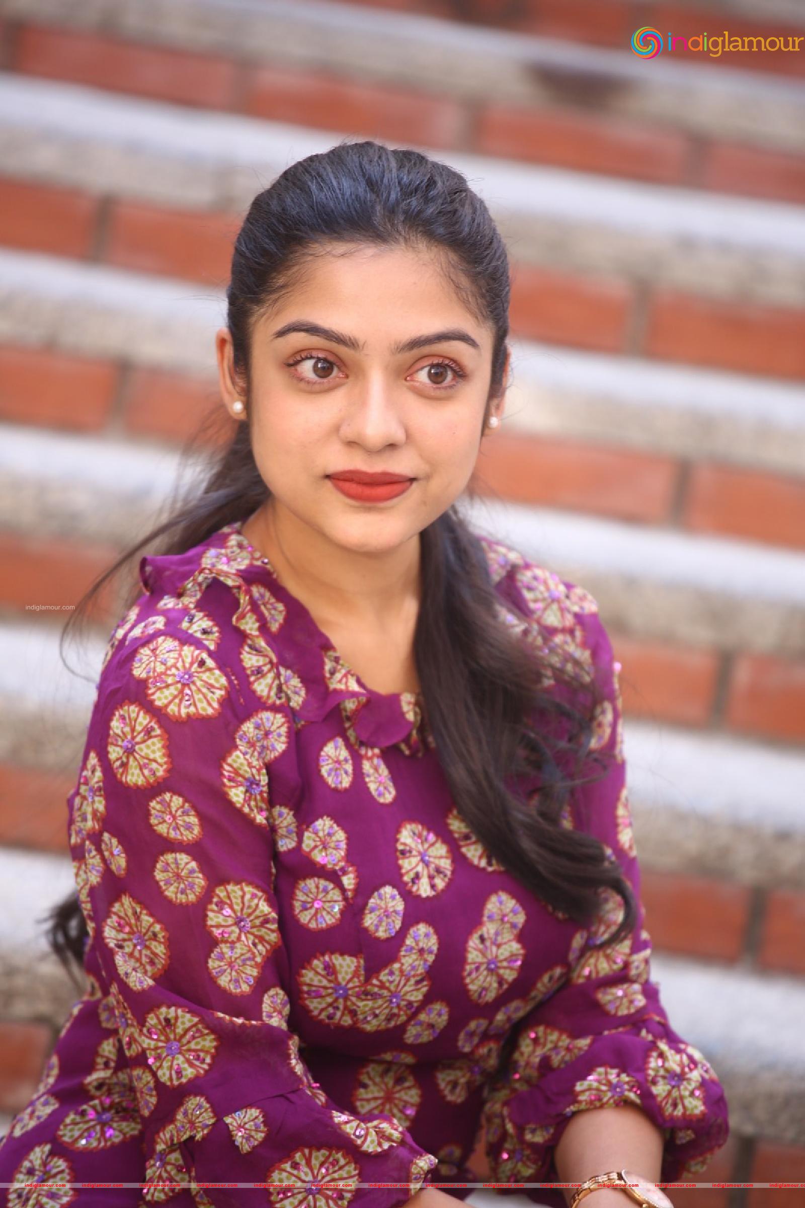 Varsha Bollamma Actress hd photo