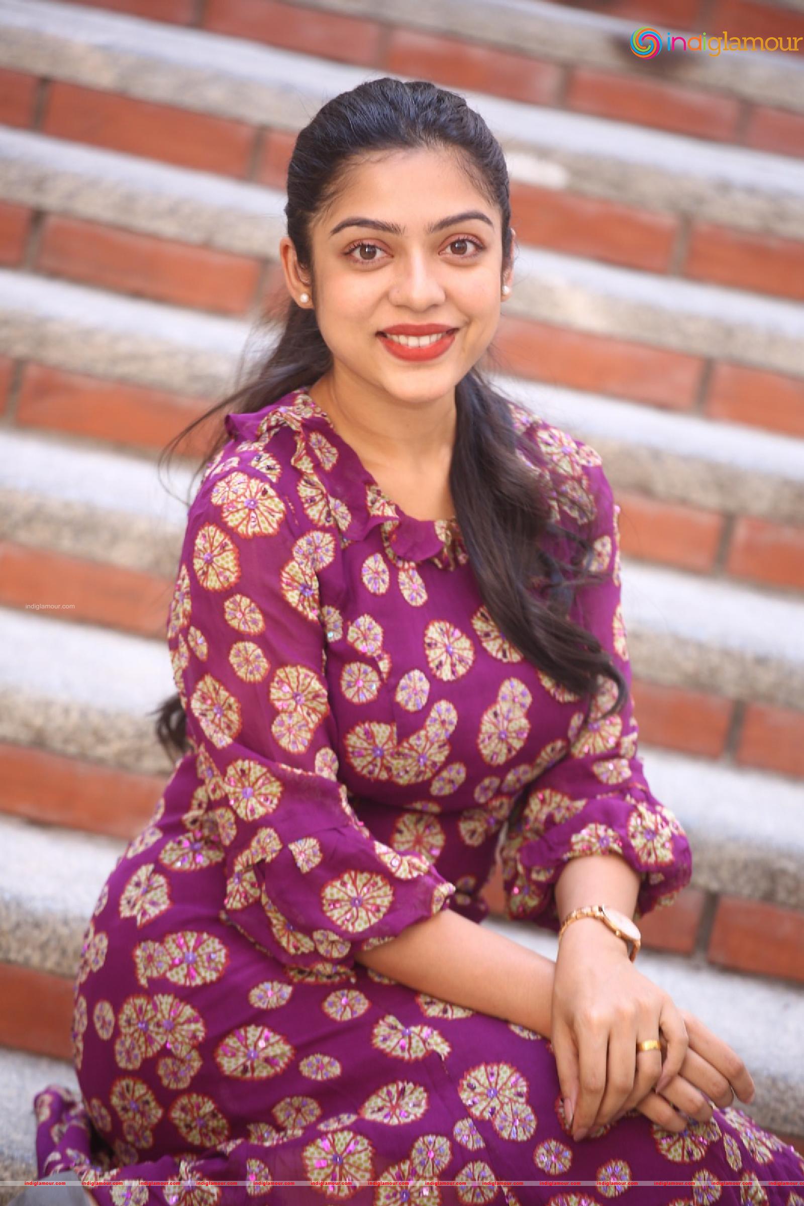 Varsha Bollamma Actress hd photo