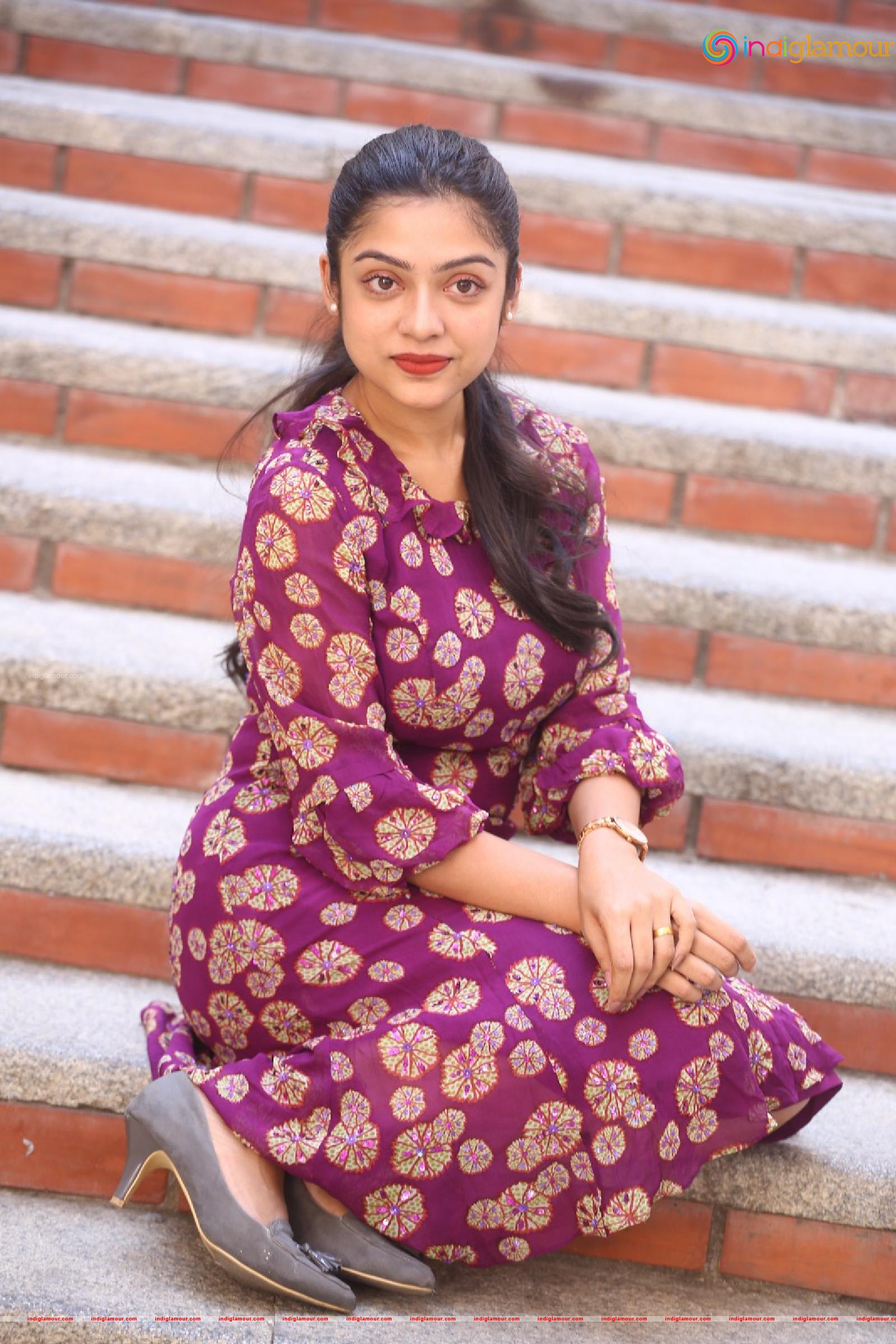 Varsha Bollamma Actress hd photo