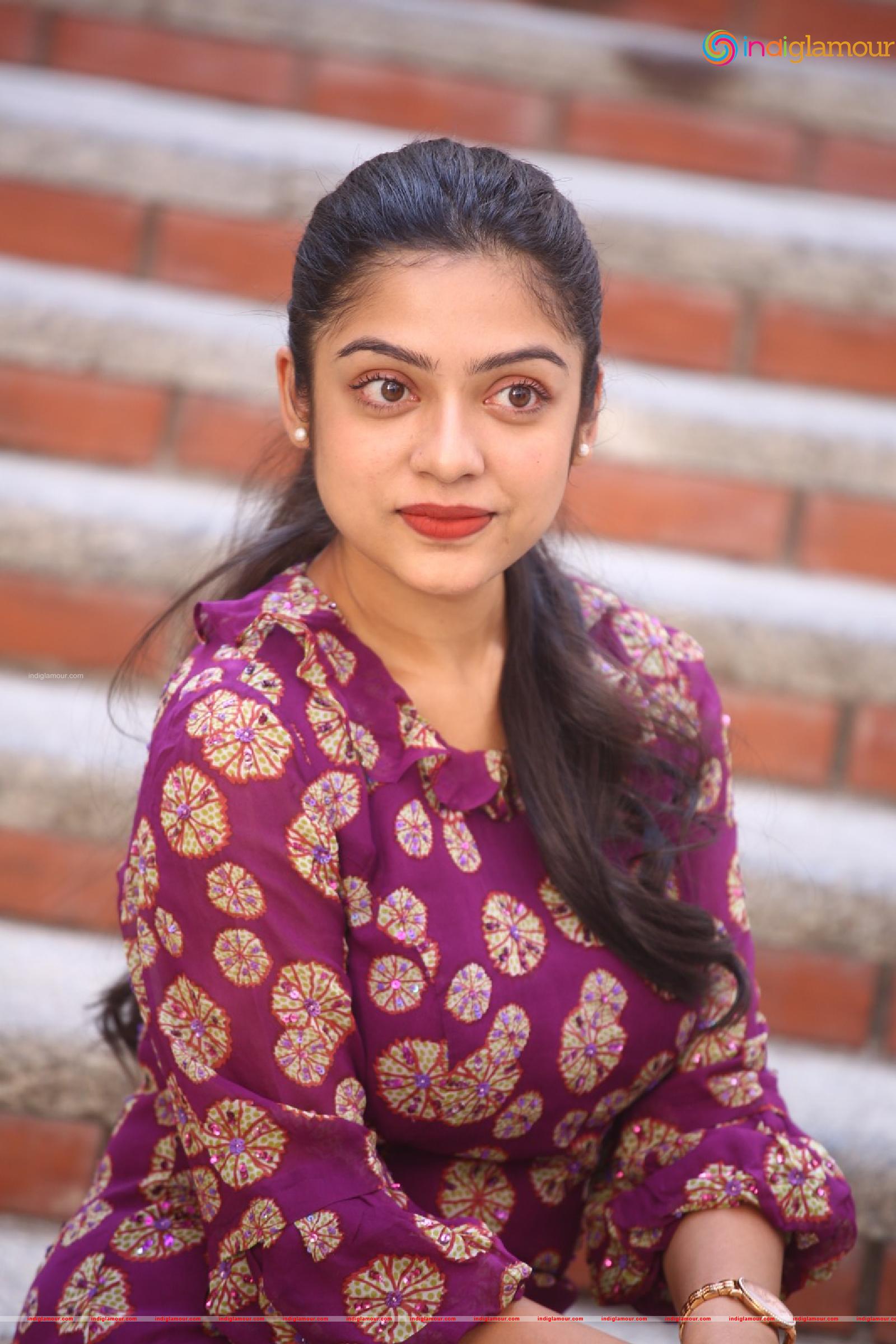 Varsha Bollamma Actress hd photo