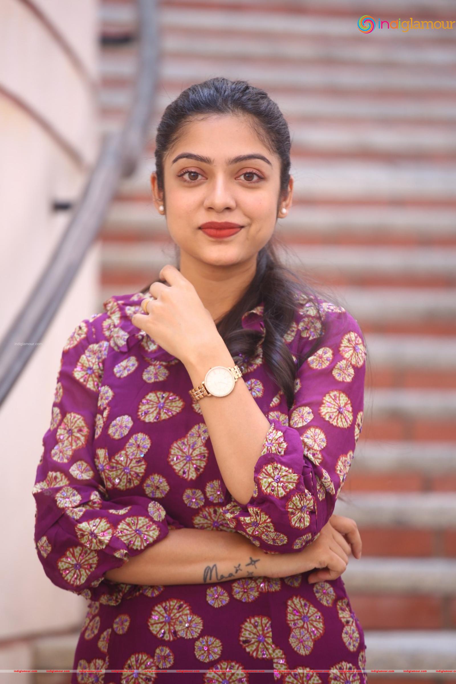 Varsha Bollamma Actress hd photo