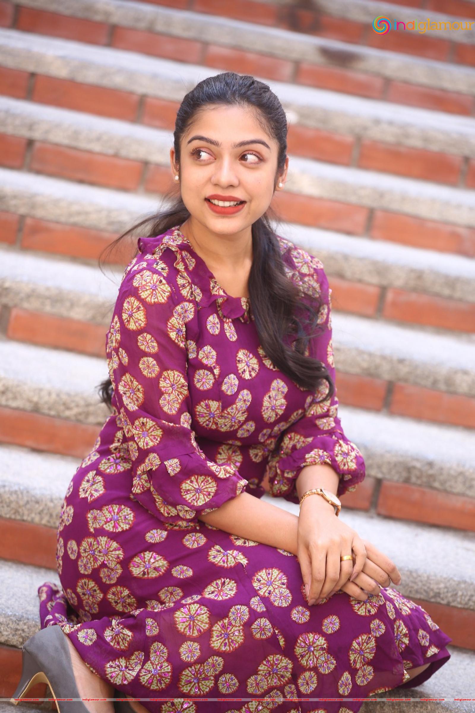 Varsha Bollamma Actress hd photo