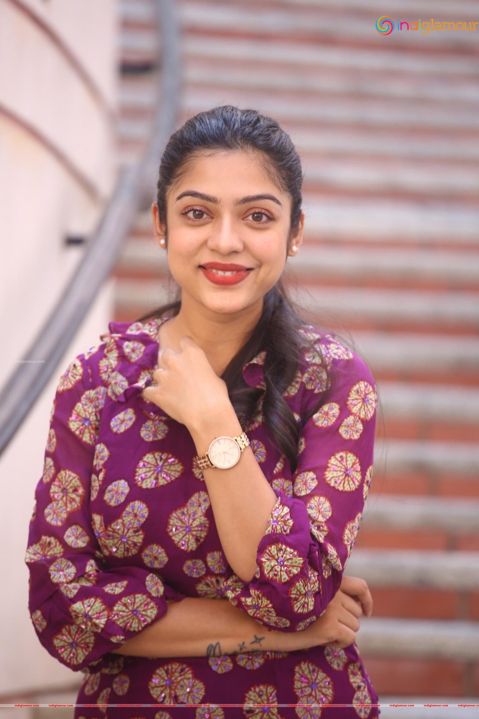 Varsha Bollamma Actress hd photo