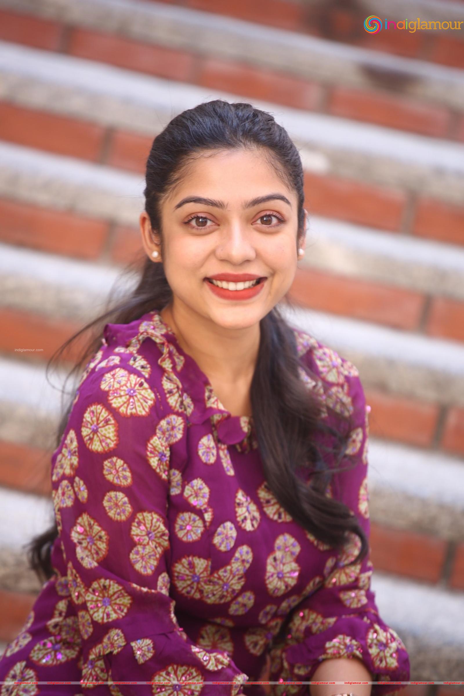 Varsha Bollamma Actress hd photo