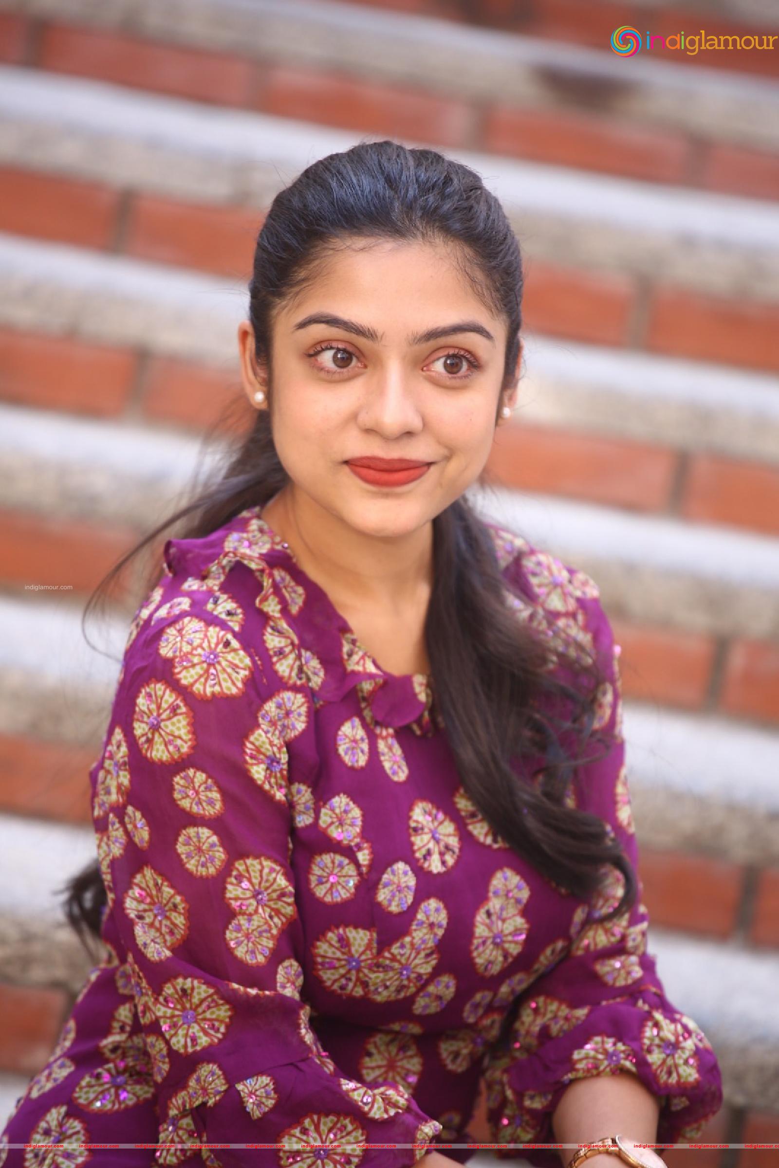 Varsha Bollamma Actress hd photo