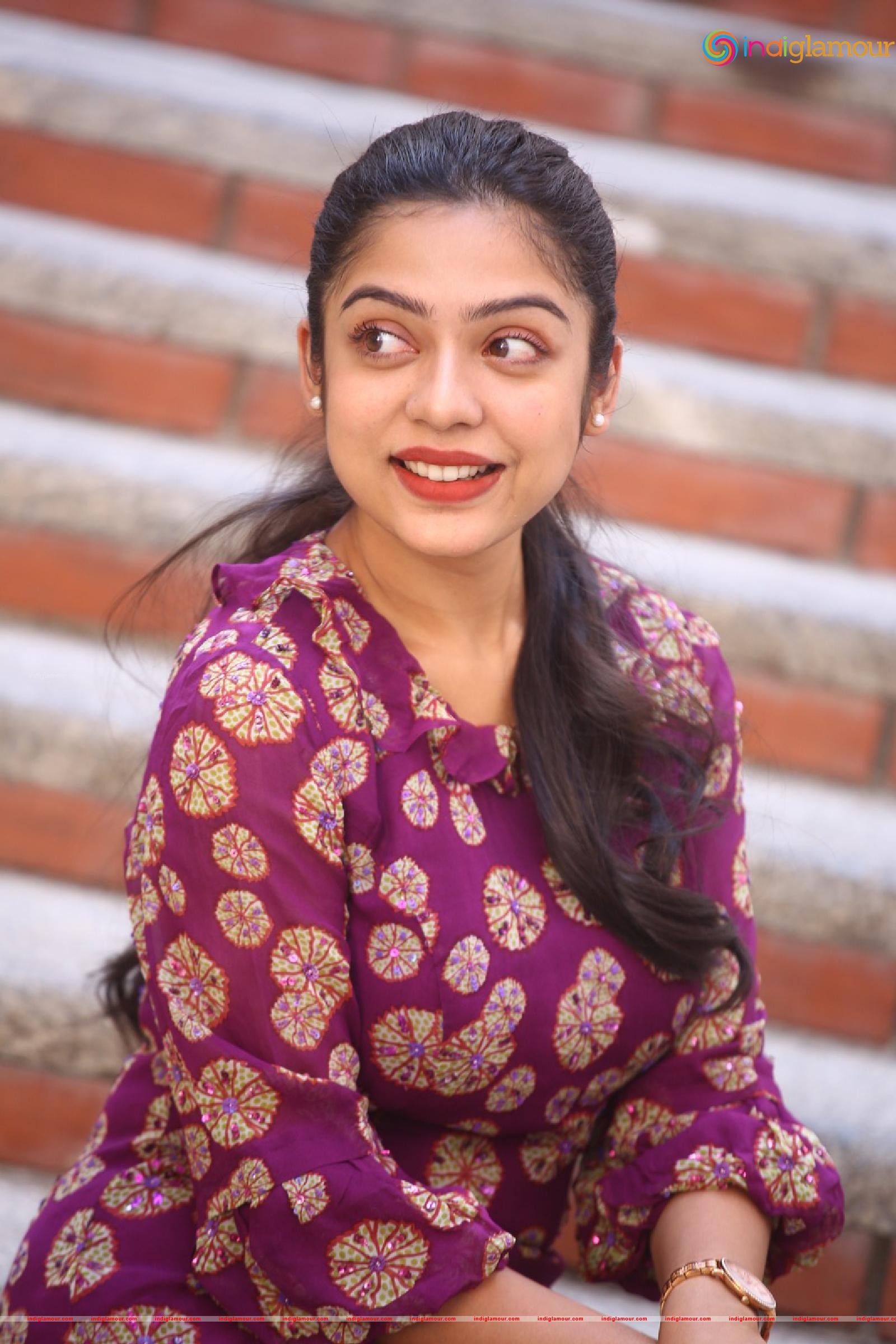 Varsha Bollamma Actress hd photo