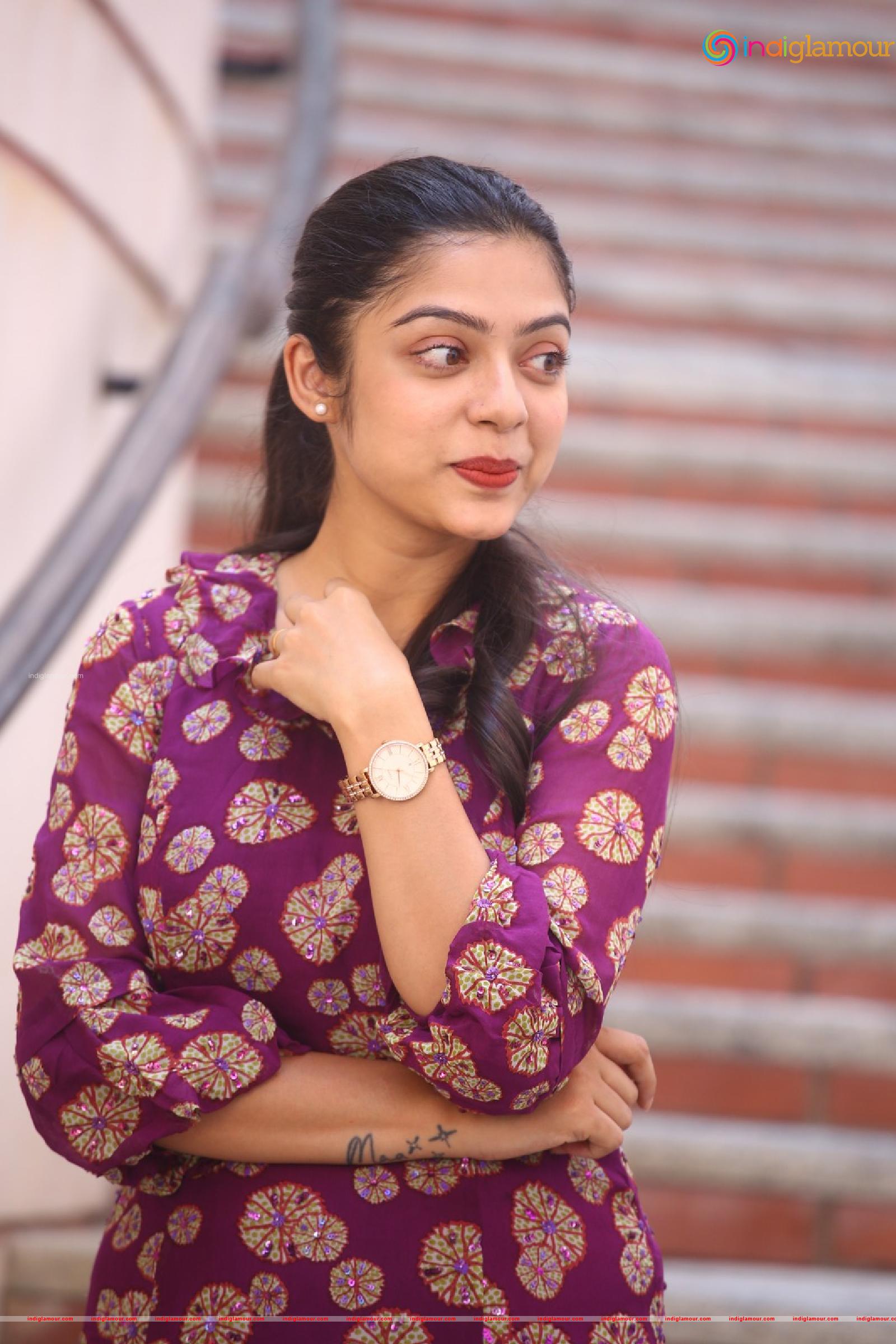 Varsha Bollamma Actress hd photo