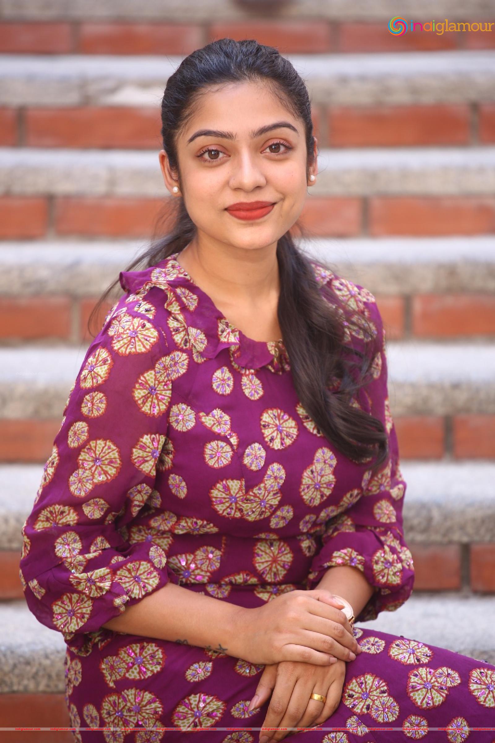 Varsha Bollamma Actress hd photo