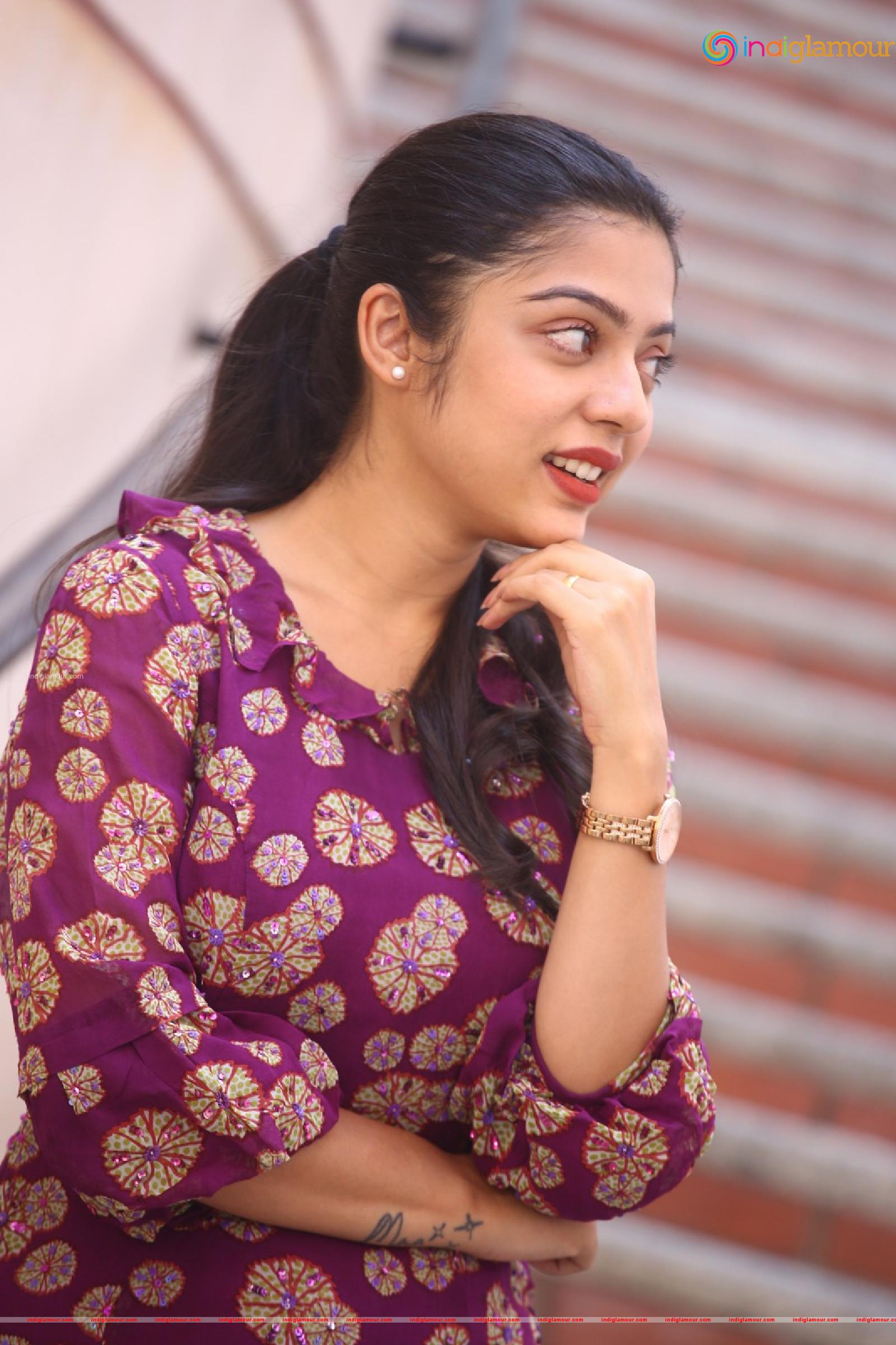 Varsha Bollamma Actress hd photo