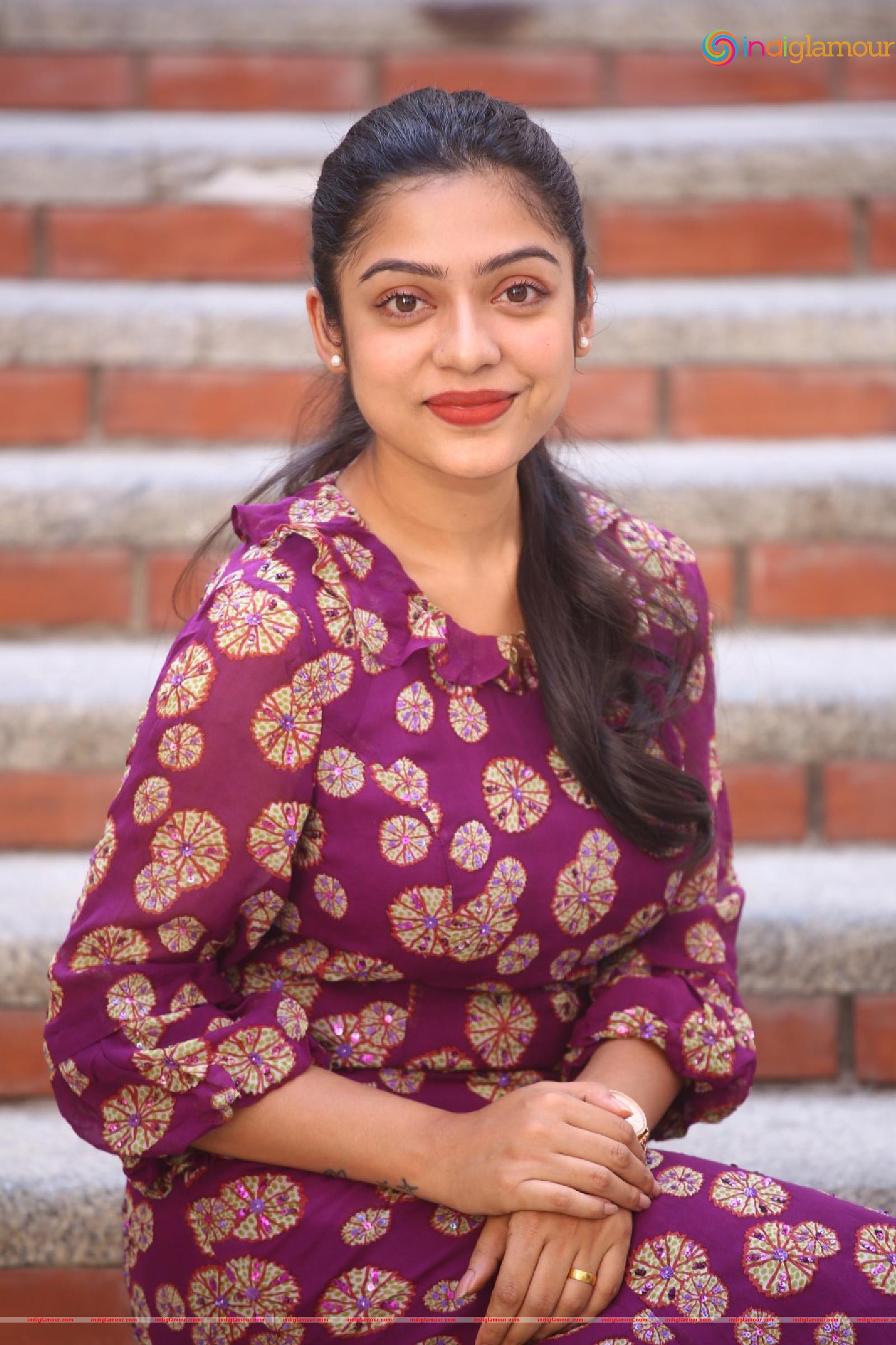 Varsha Bollamma Actress hd photo