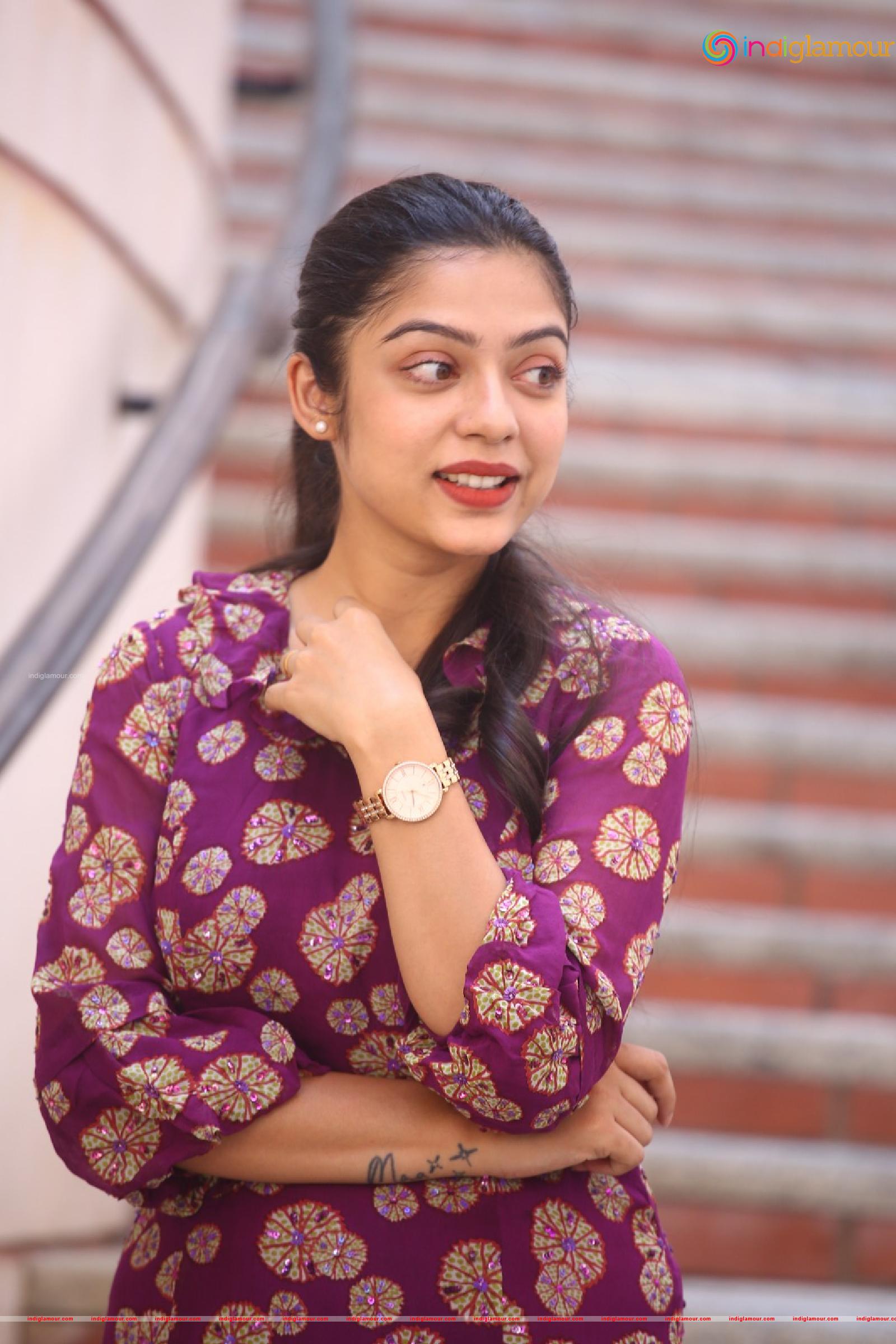 Varsha Bollamma Actress hd photo