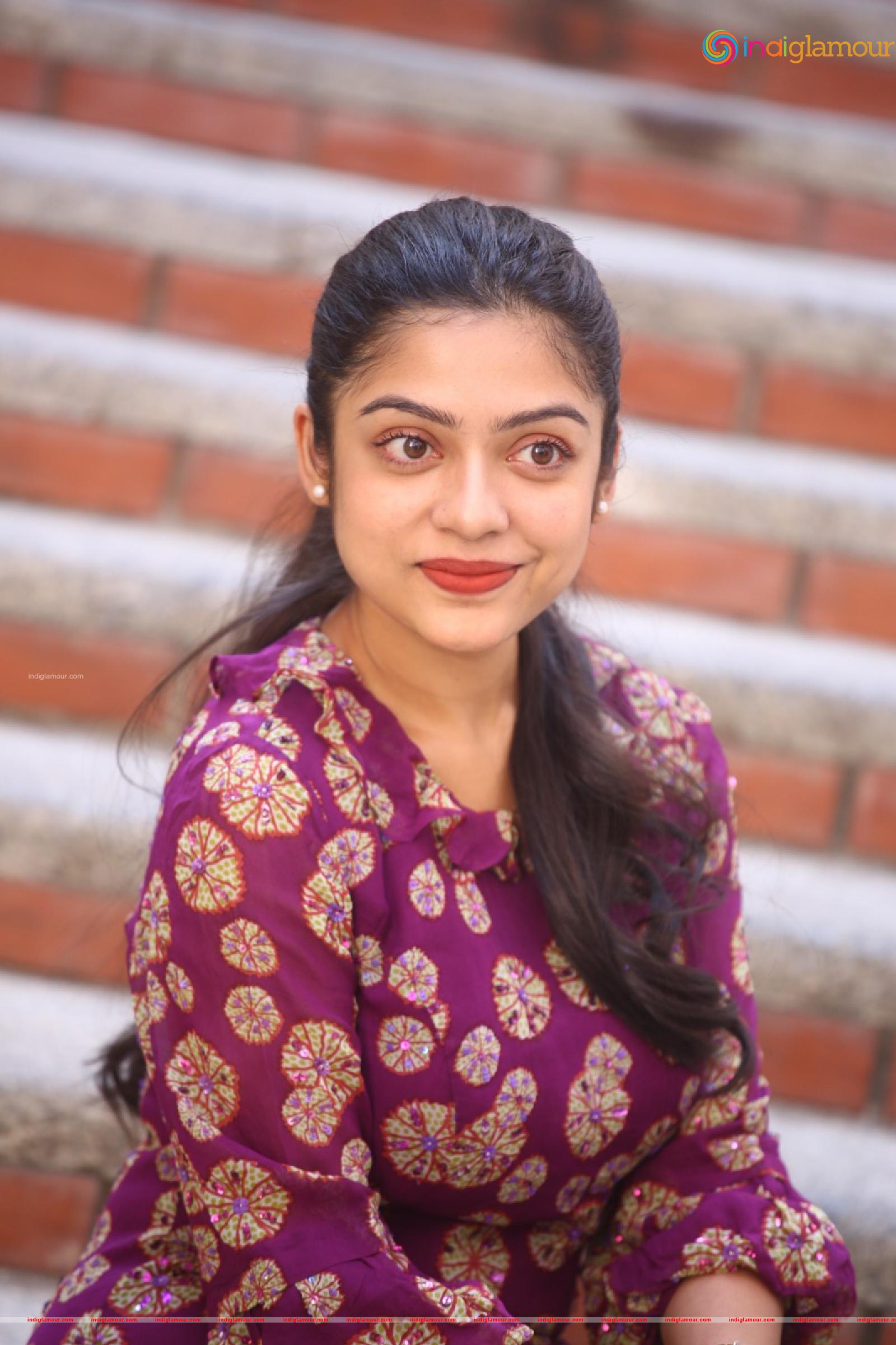 Varsha Bollamma Actress hd photo
