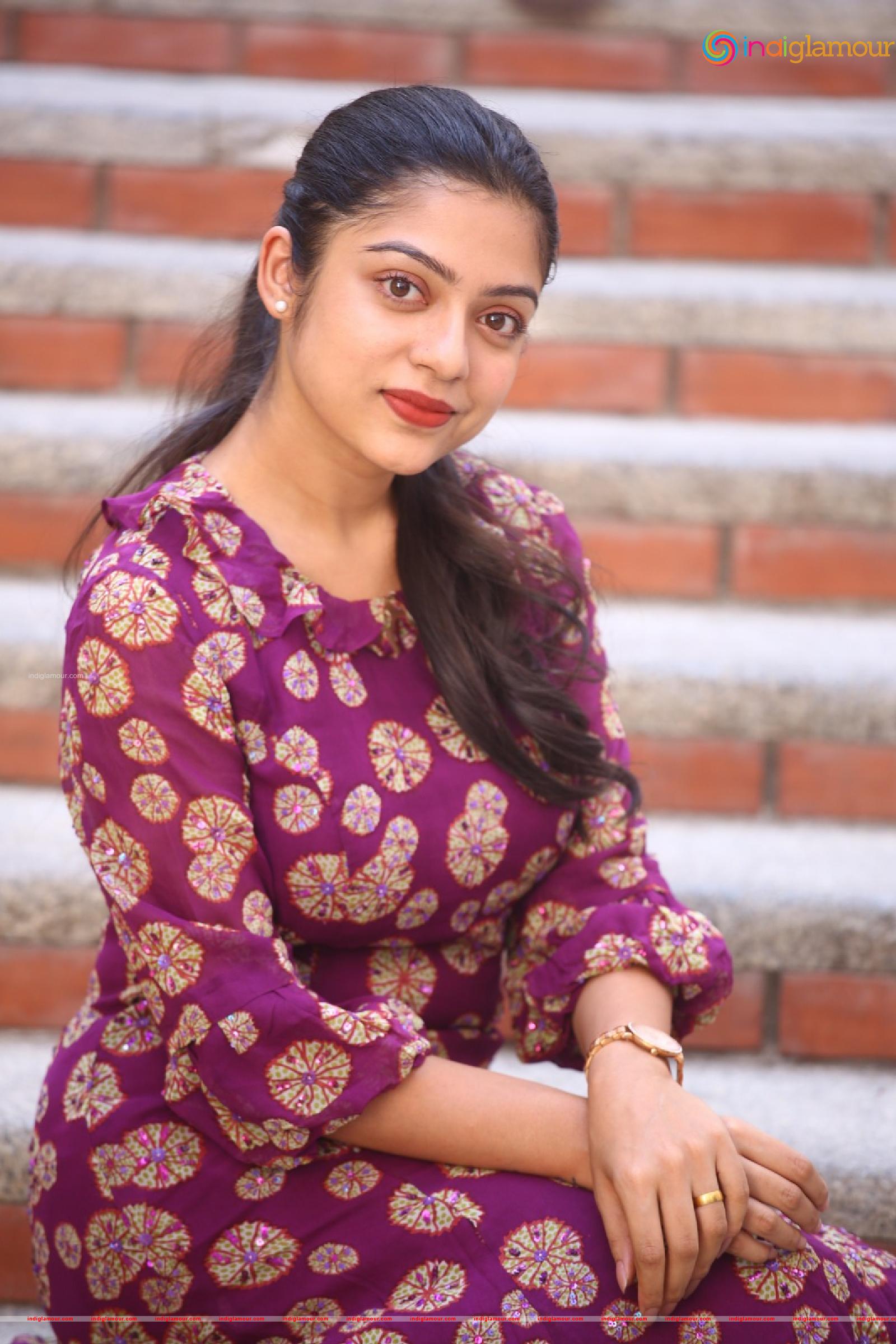 Varsha Bollamma Actress hd photo