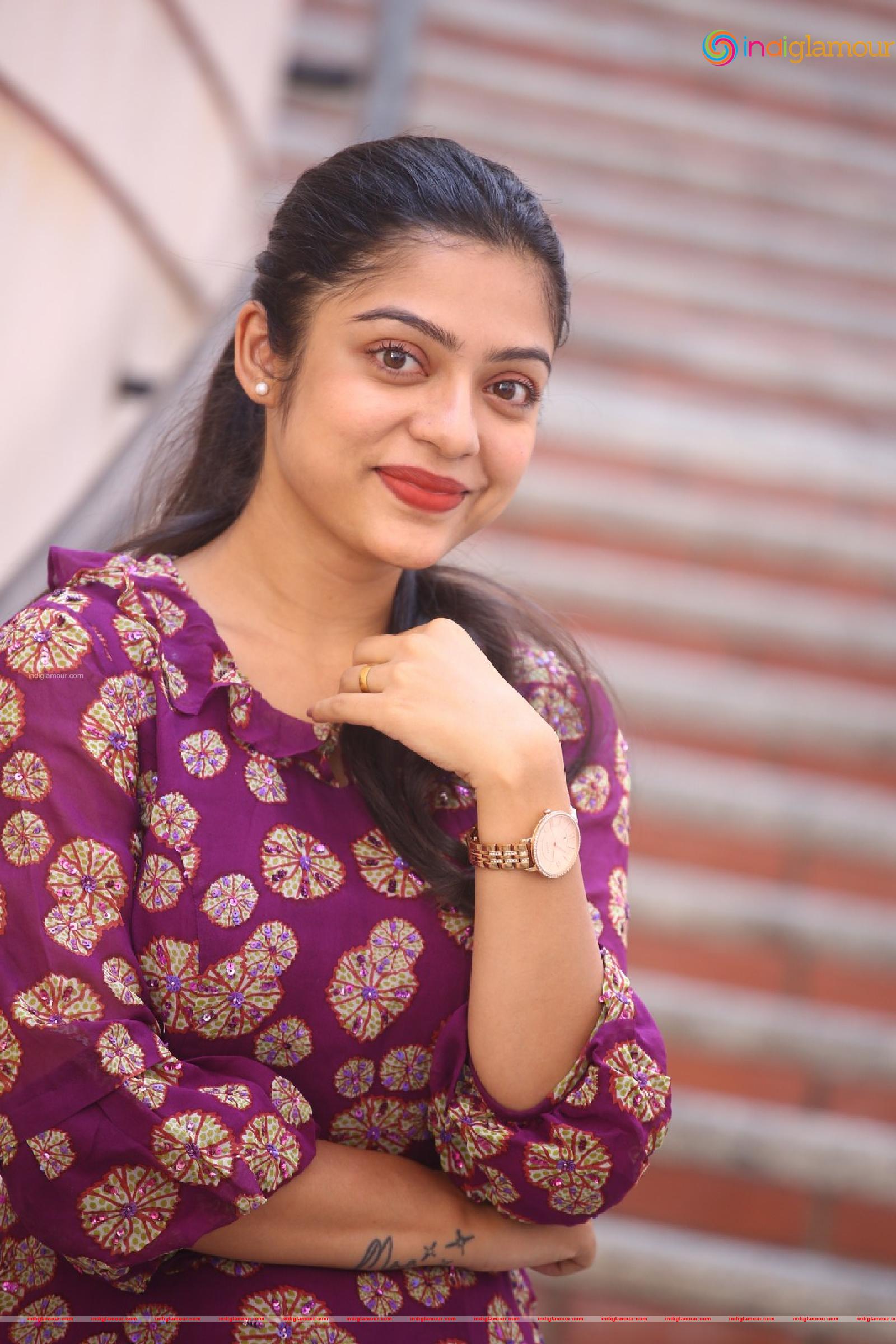 Varsha Bollamma Actress hd photo
