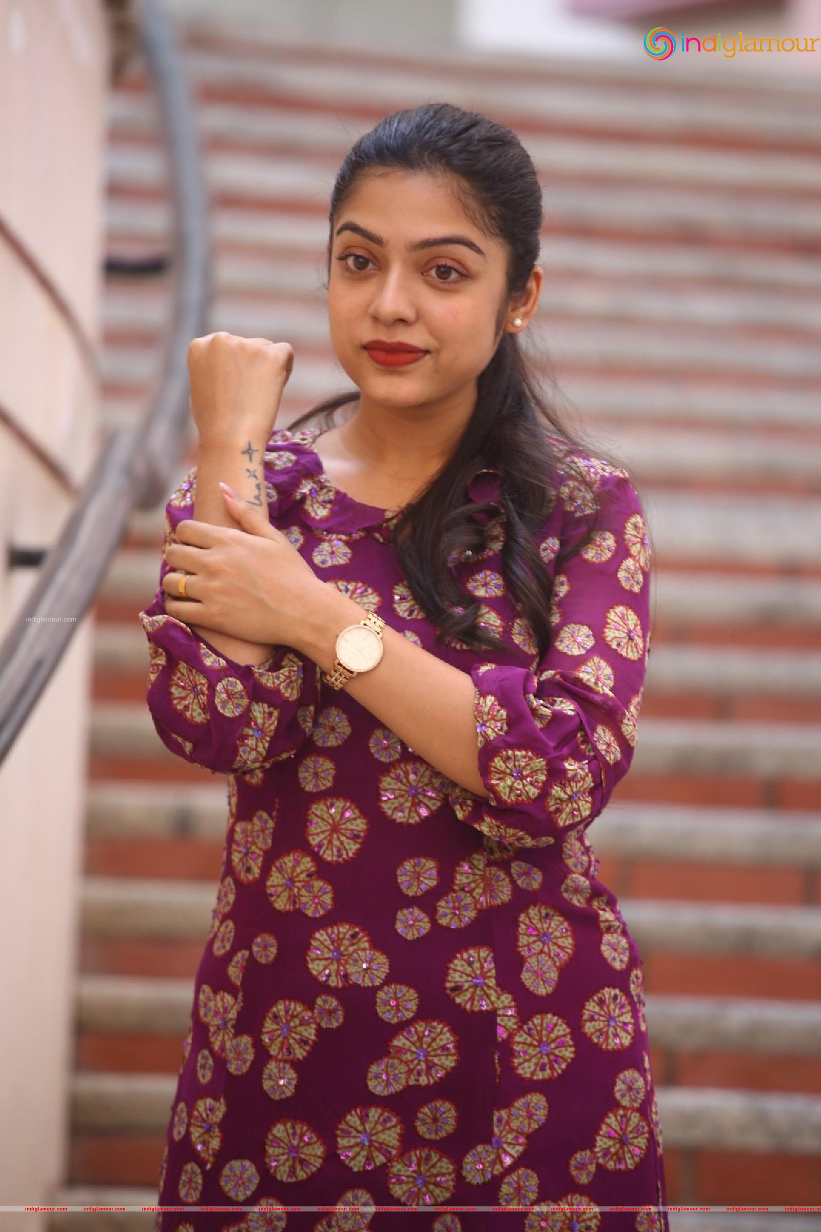 Varsha Bollamma Actress hd photo