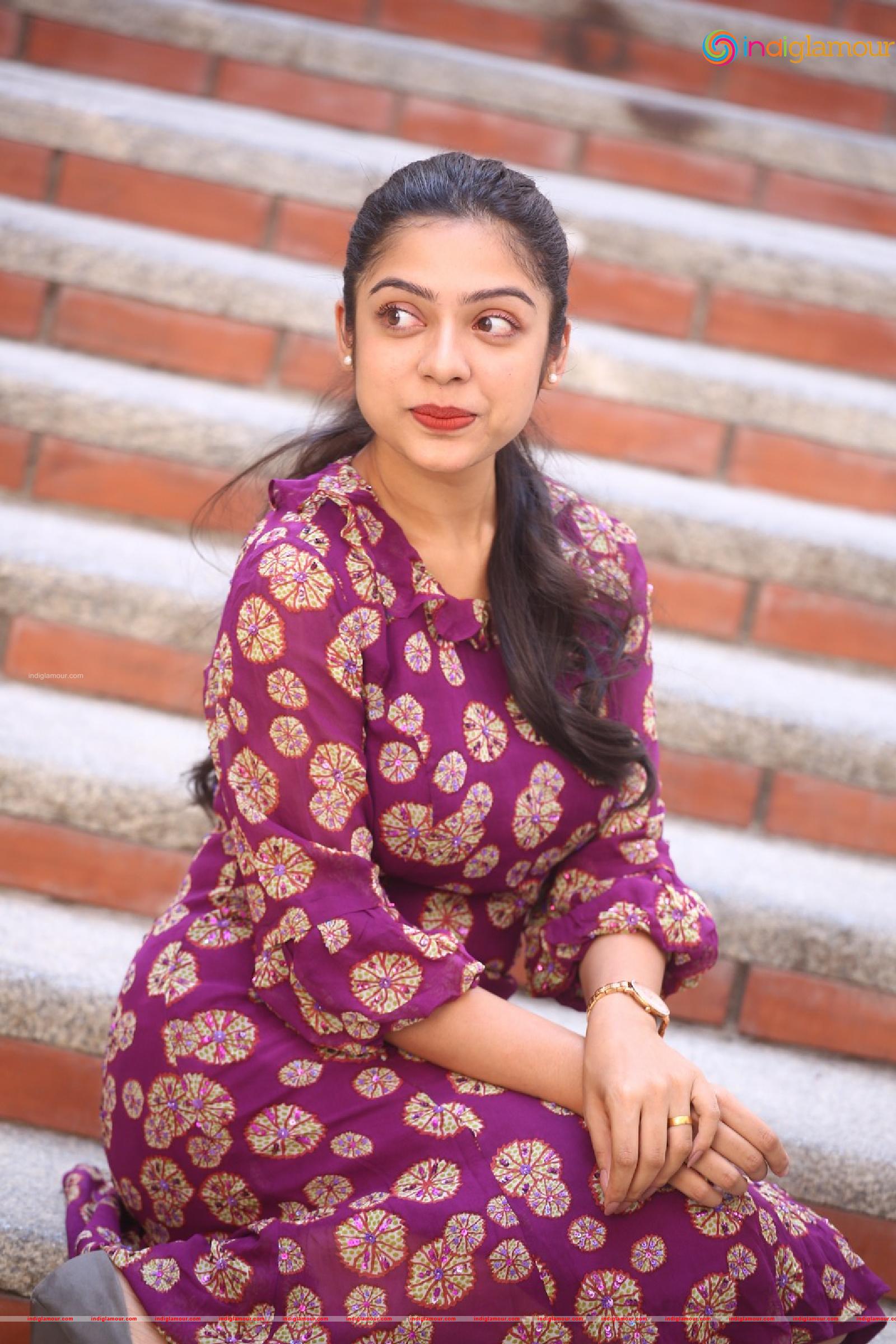 Varsha Bollamma Actress hd photo