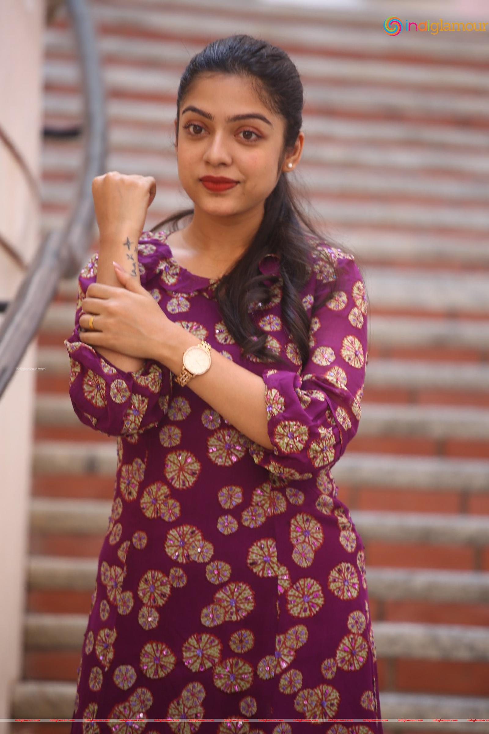 Varsha Bollamma Actress hd photo