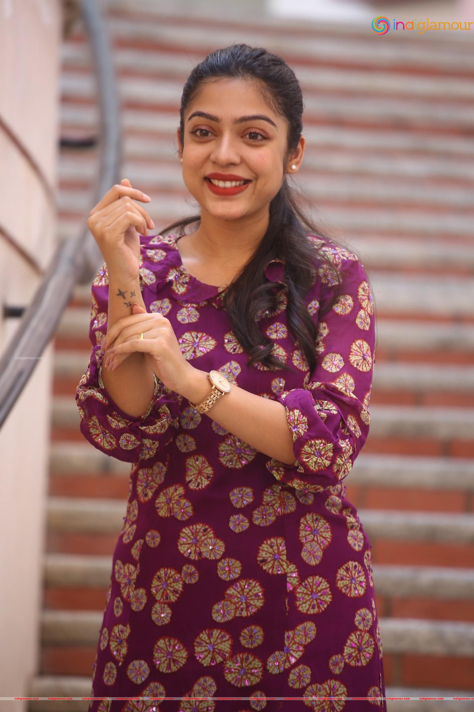 Varsha Bollamma Actress hd photo