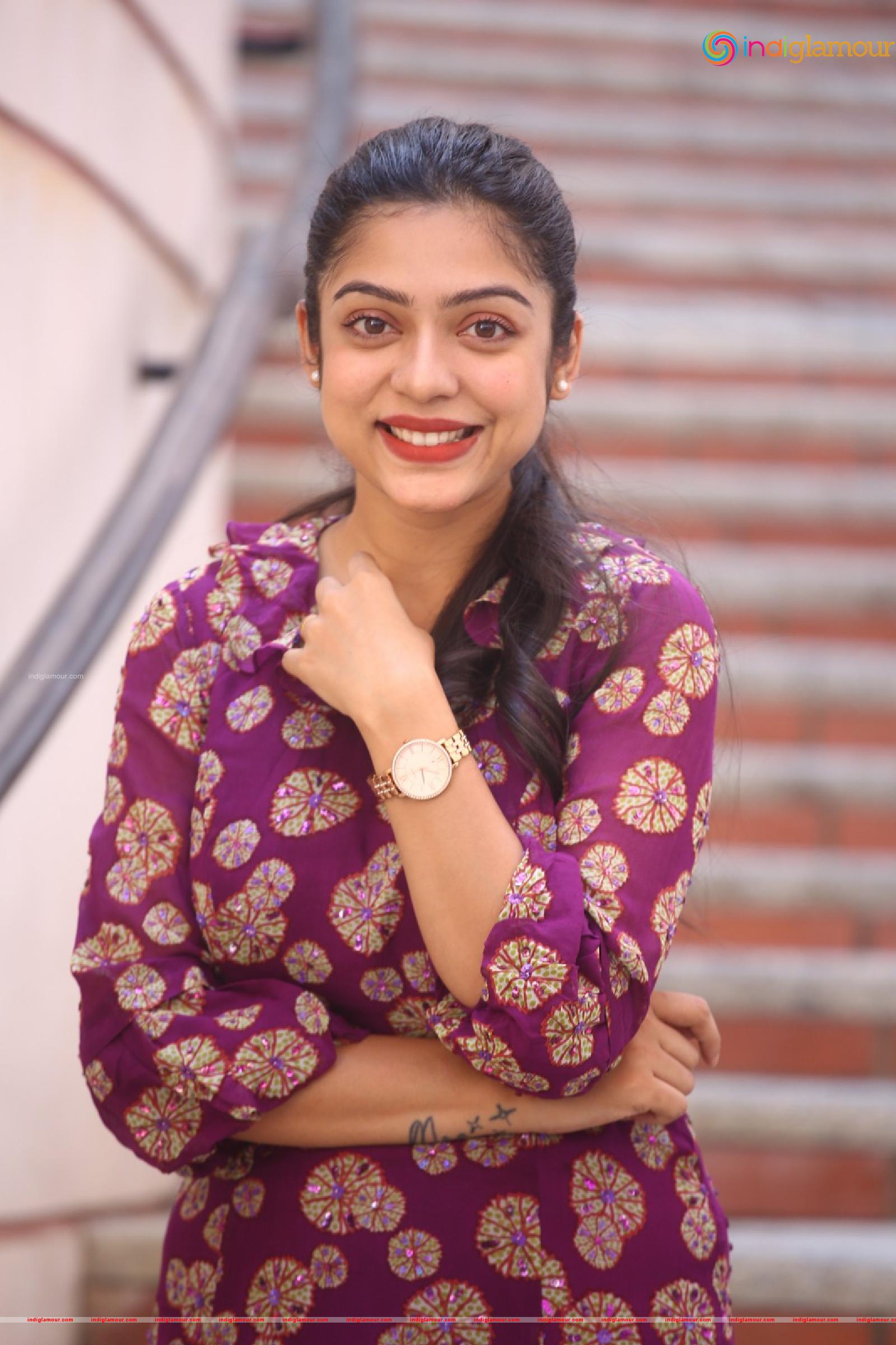 Varsha Bollamma Actress hd photo