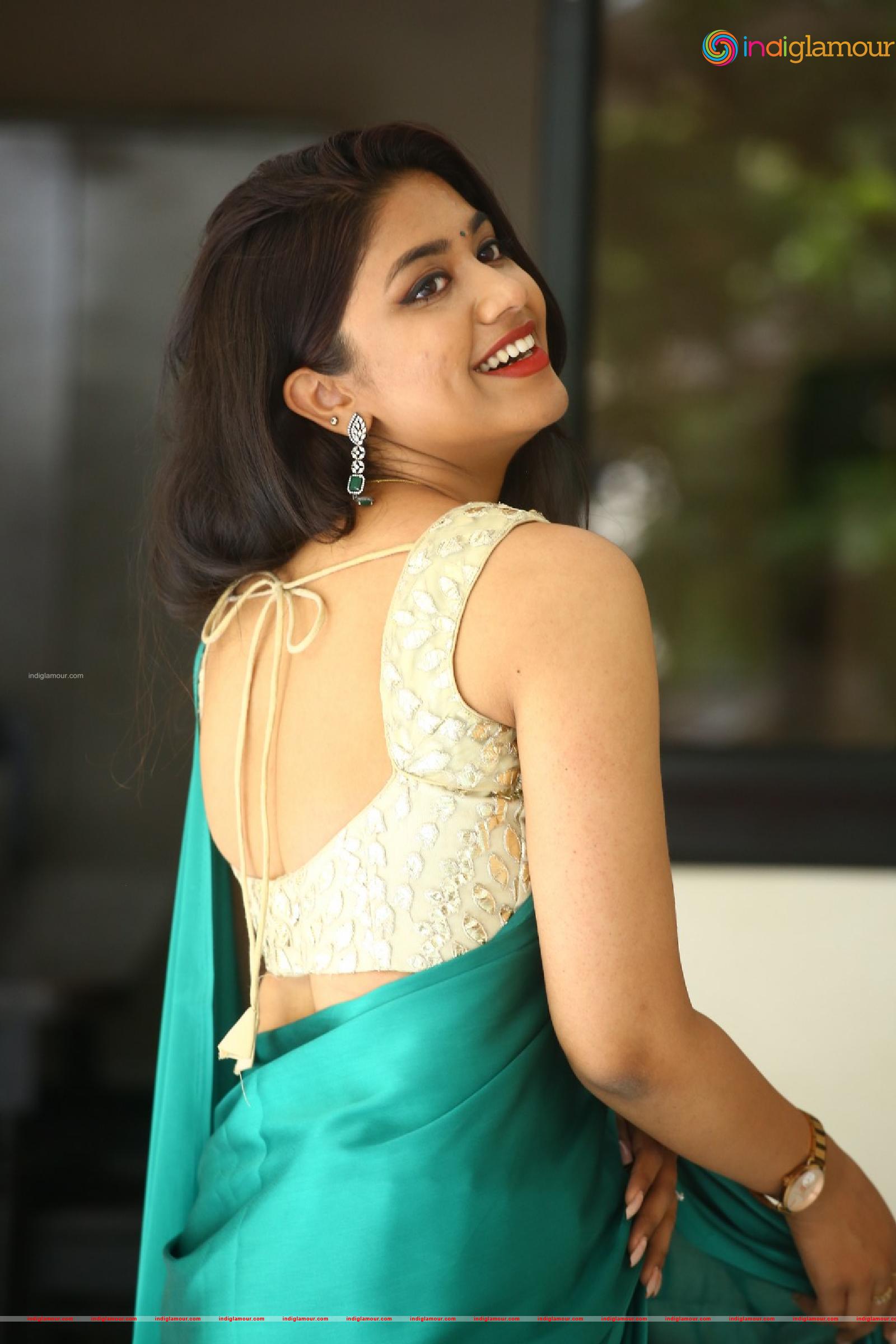 Malavika Actress hd photo