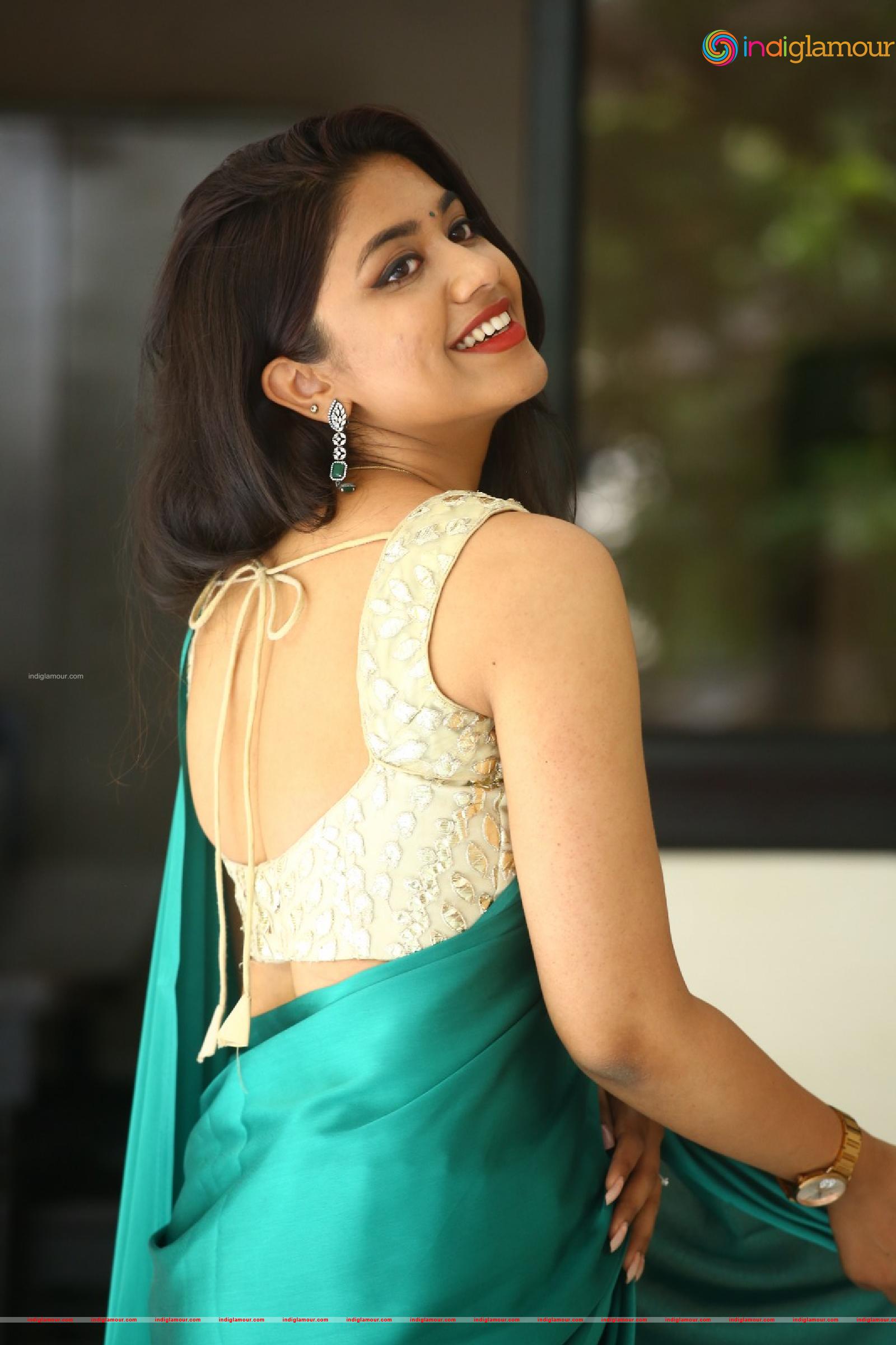 Malavika Actress hd photo