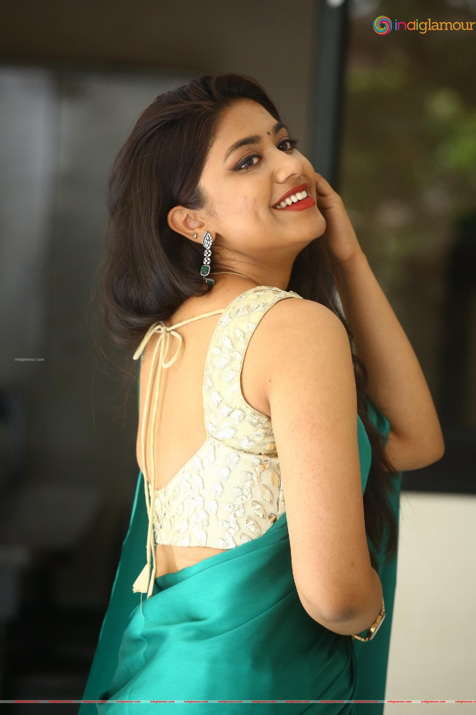 Malavika Actress hd photo