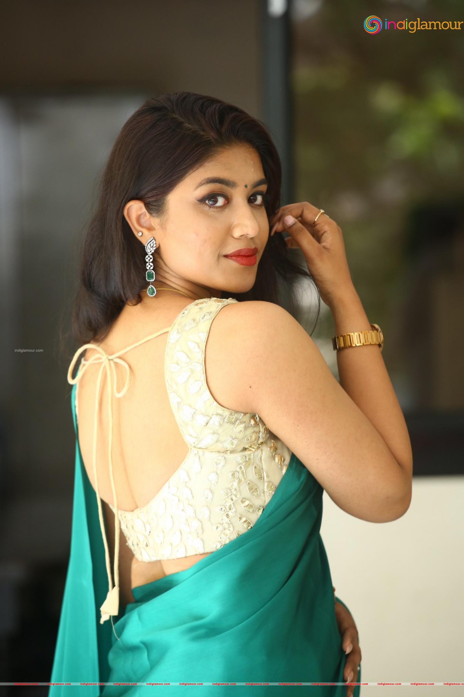 Malavika Actress hd photo