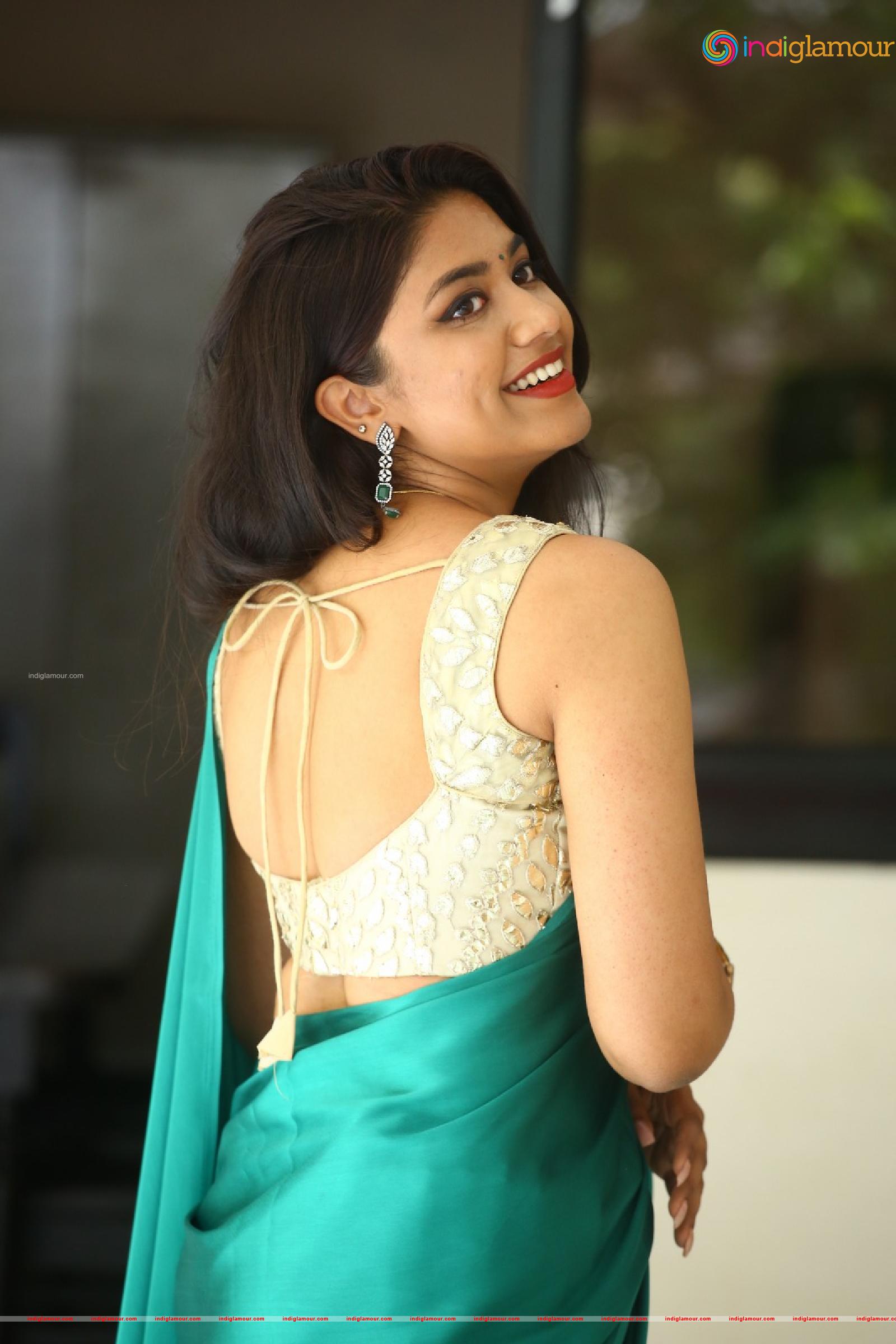 Malavika Actress hd photo
