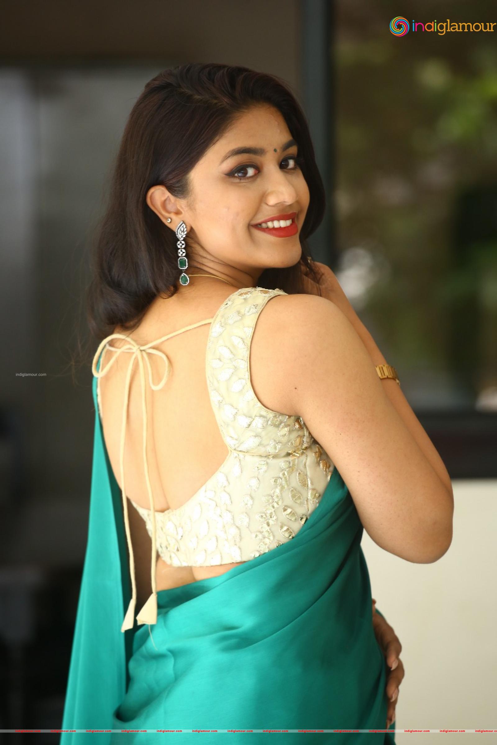 Malavika Actress hd photo
