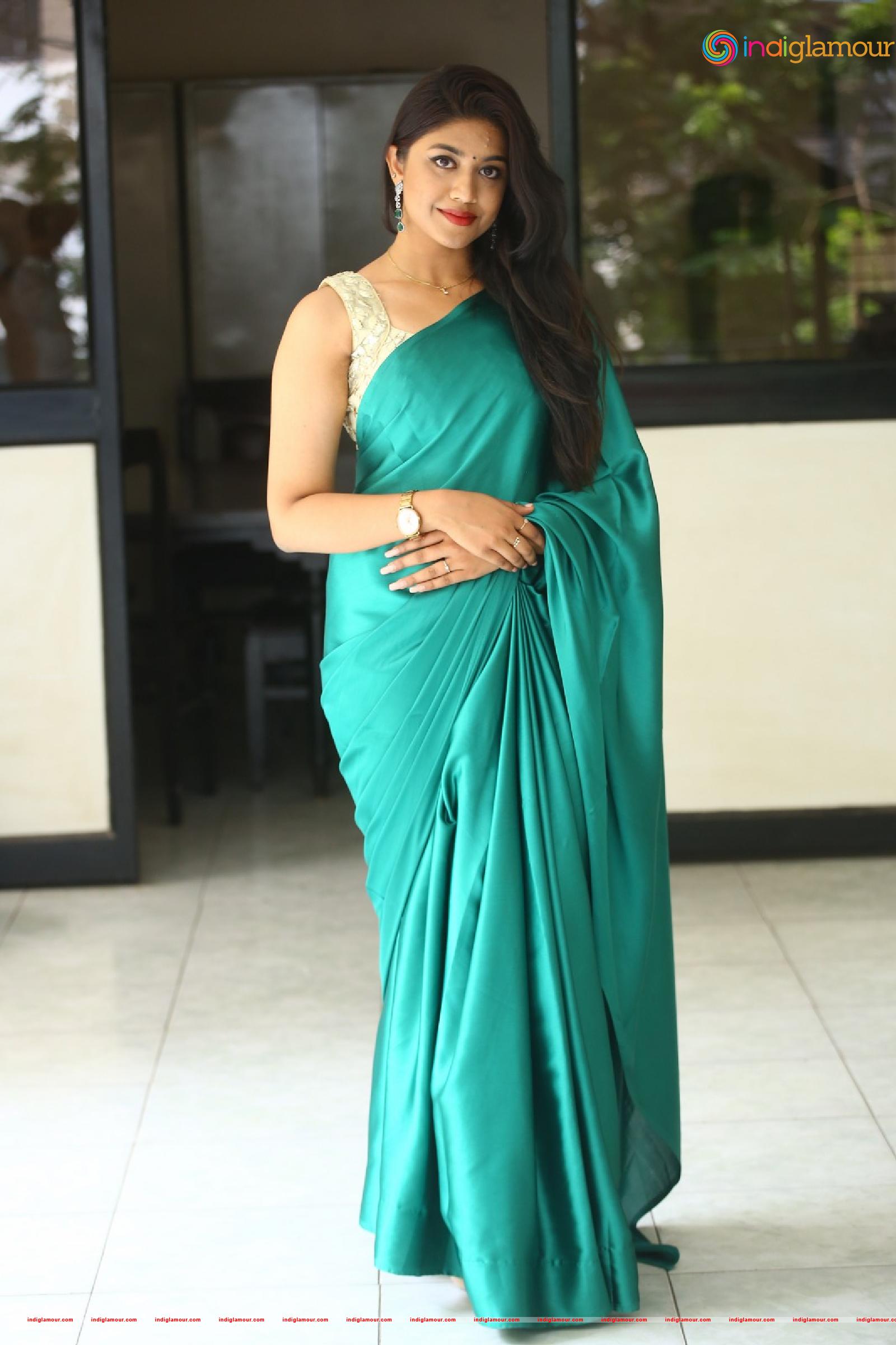 Malavika Actress hd photo