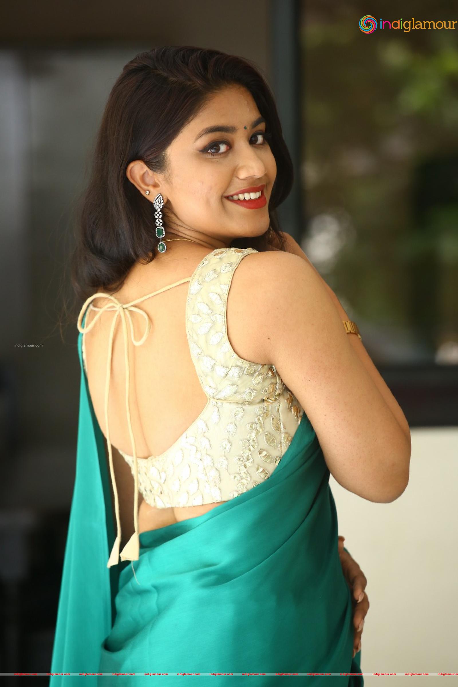 Malavika Actress hd photo