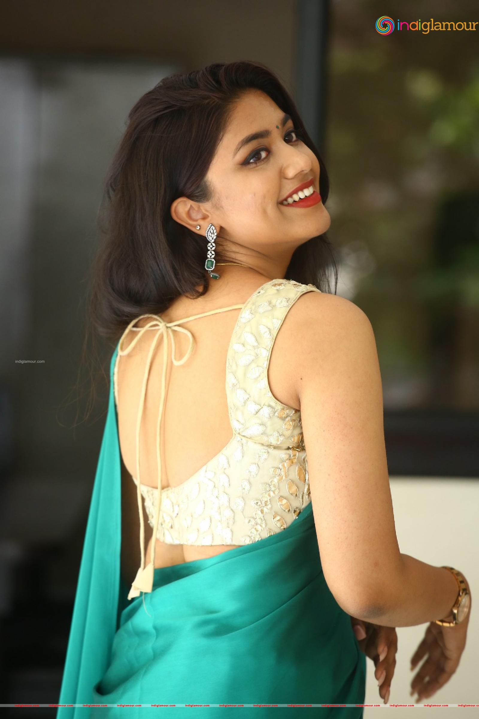 Malavika Actress hd photo