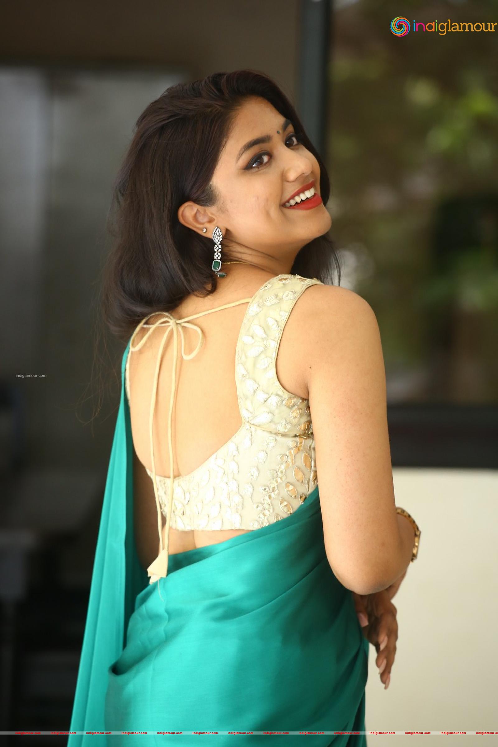 Malavika Actress hd photo
