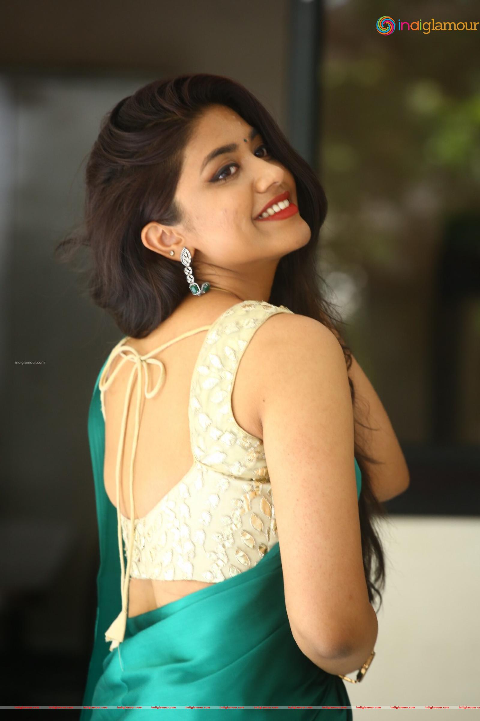Malavika Actress hd photo