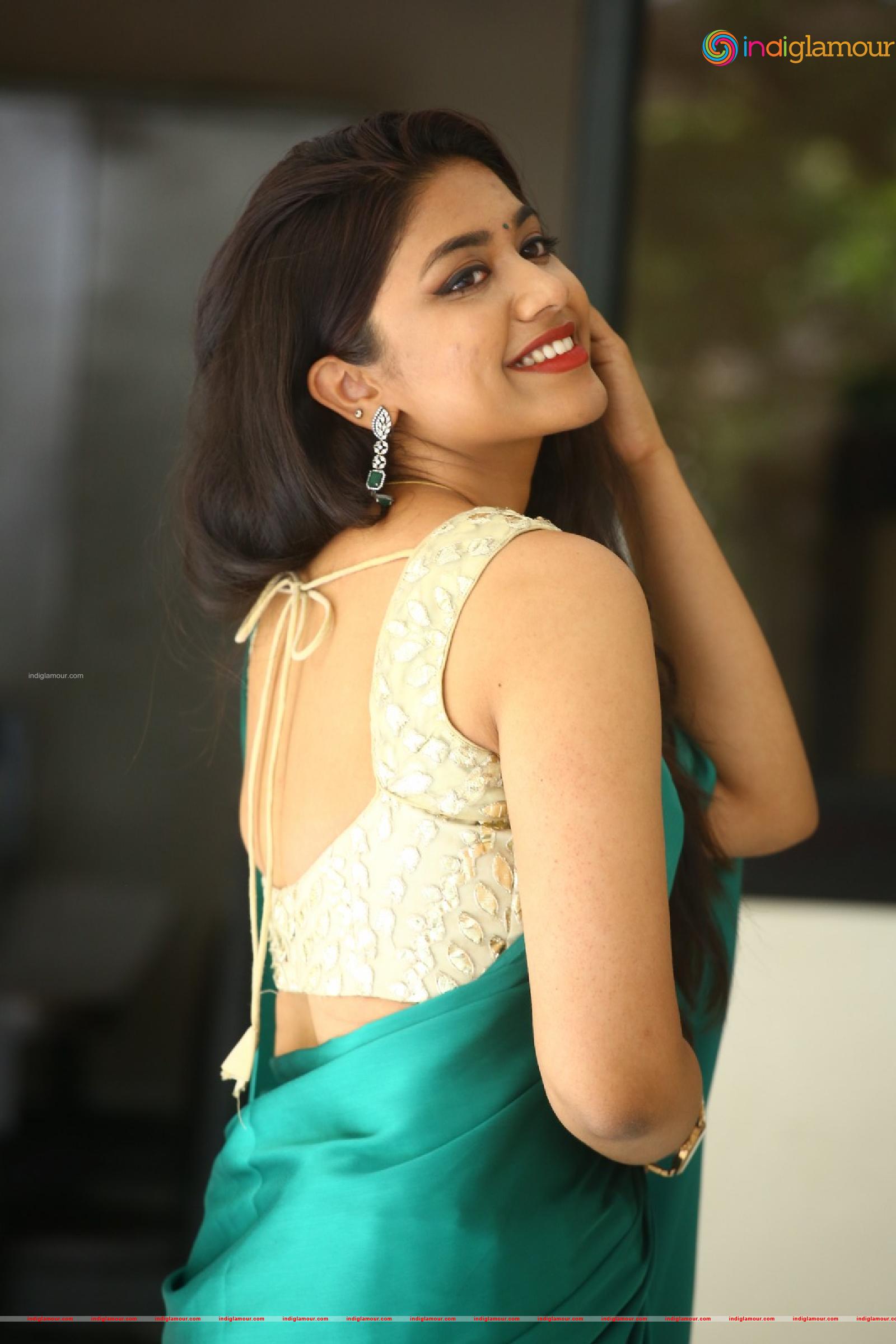 Malavika Actress hd photo