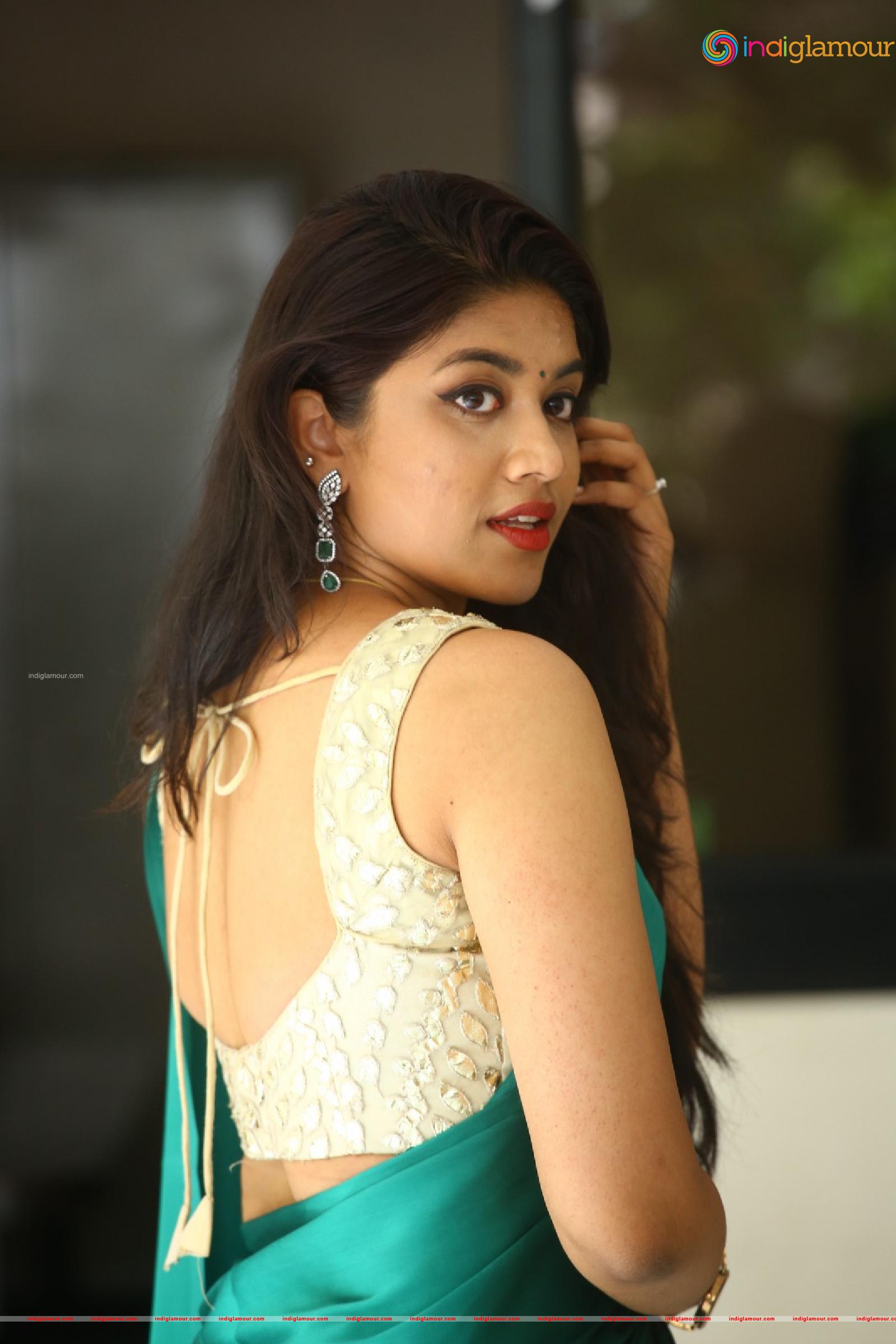 Malavika Actress hd photo