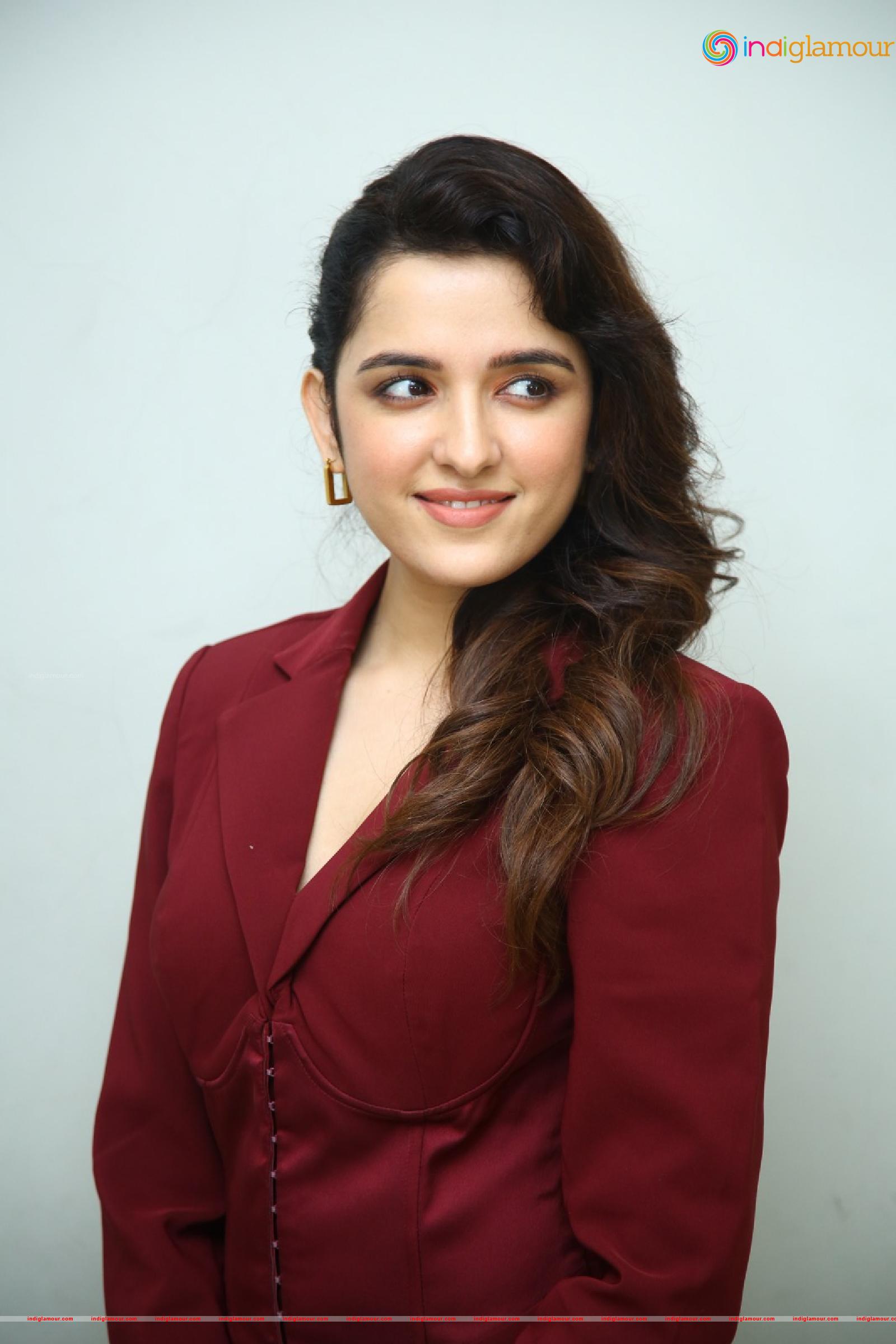 Shirley Setia Actress hd photo