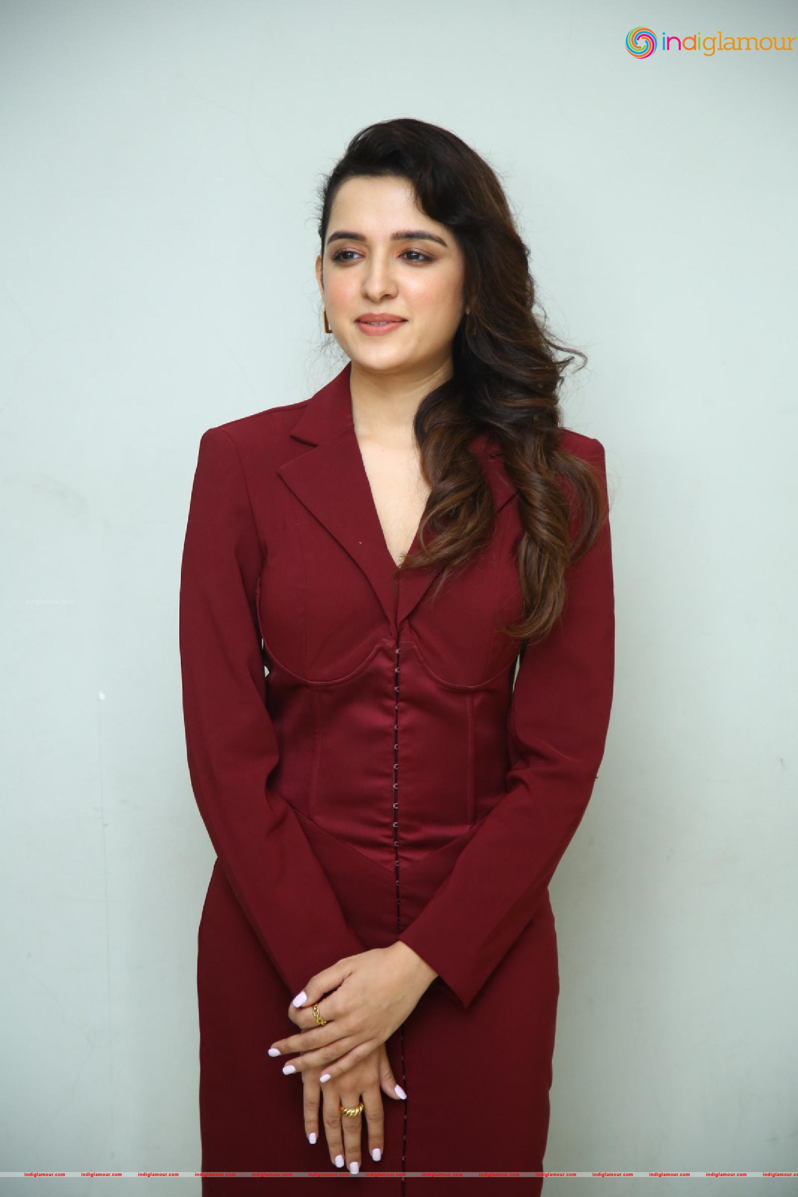 Shirley Setia Actress hd photo